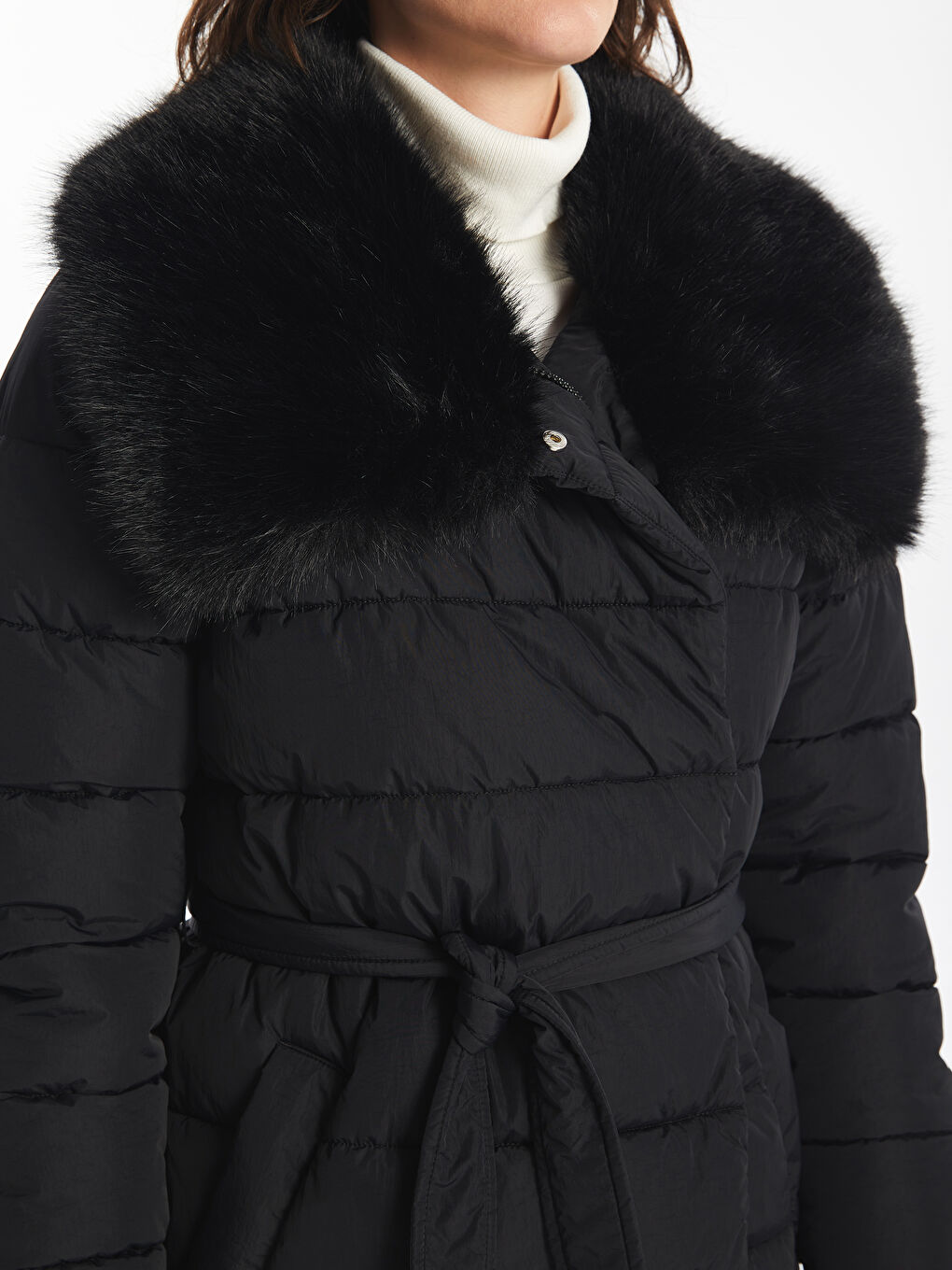 LCWAIKIKI Classic Ženska Puffer Jakna s Detaljima od Krzna -W4BV15Z8-CVL