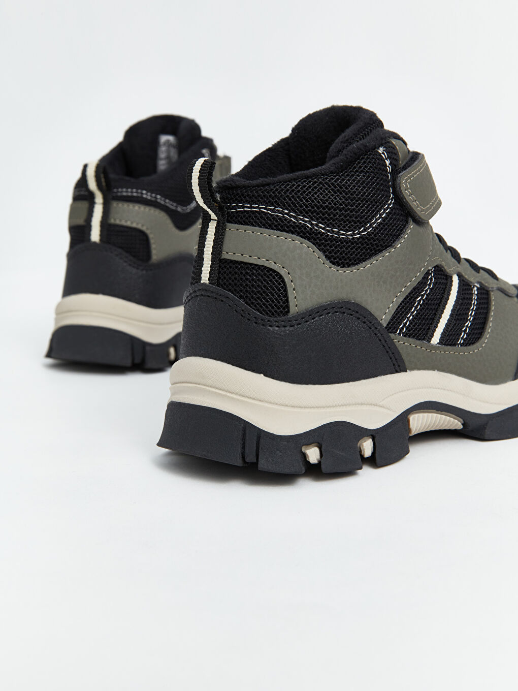 LCW STEPS Laces & Hook-and-Loop Boys' Trekking Boot -W4BV40Z4-YGV