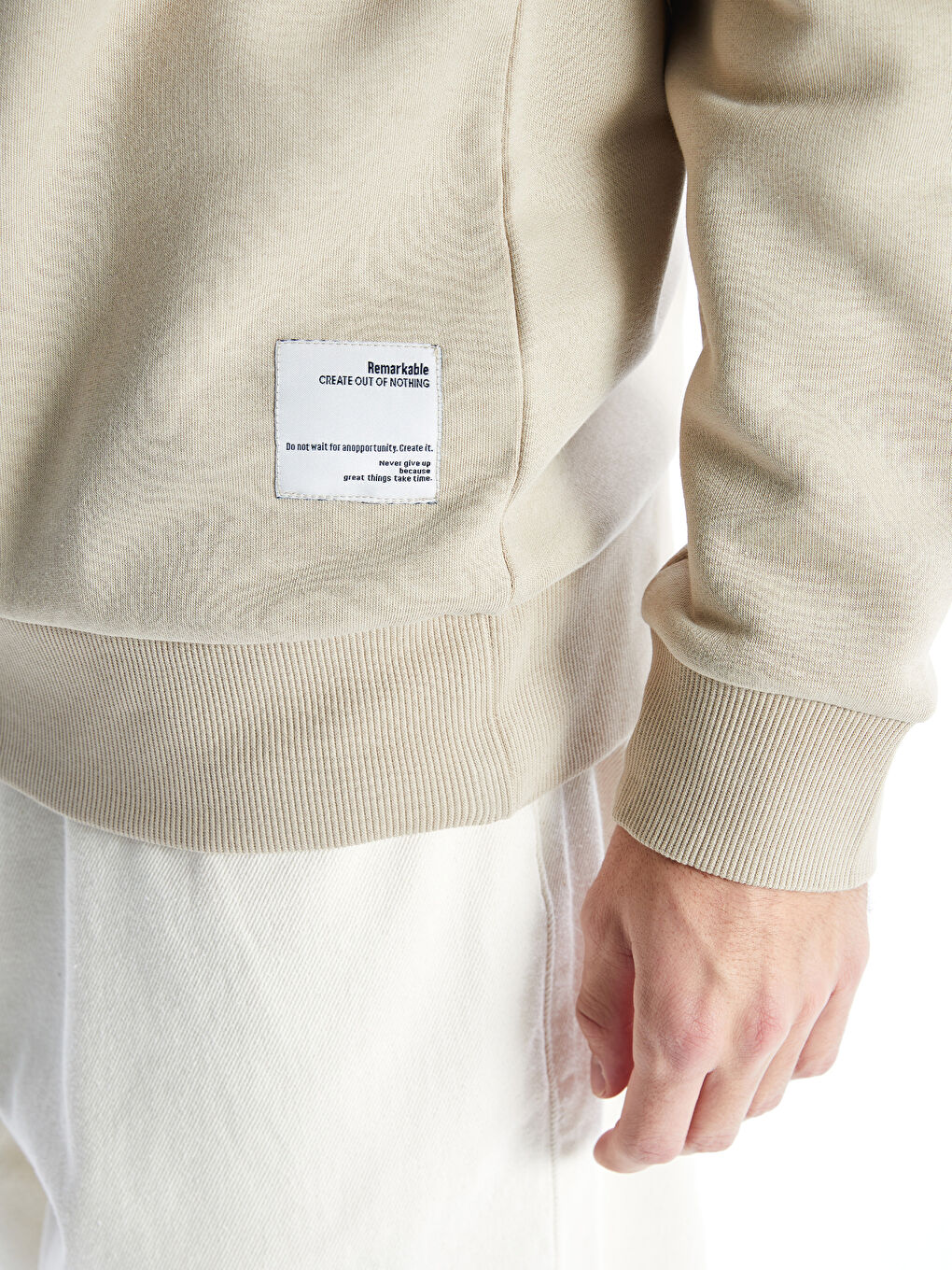 Свитшот Мужской Однотонный с Круглым Вырезом-2