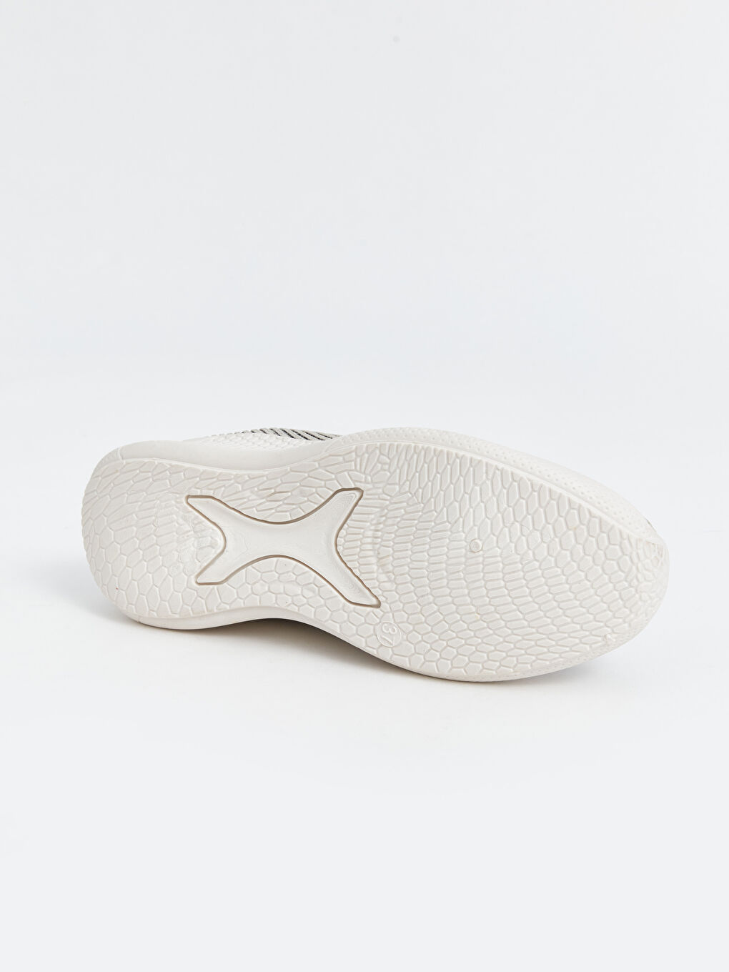 ملف مفصل أحذية رياضية نسائية-3