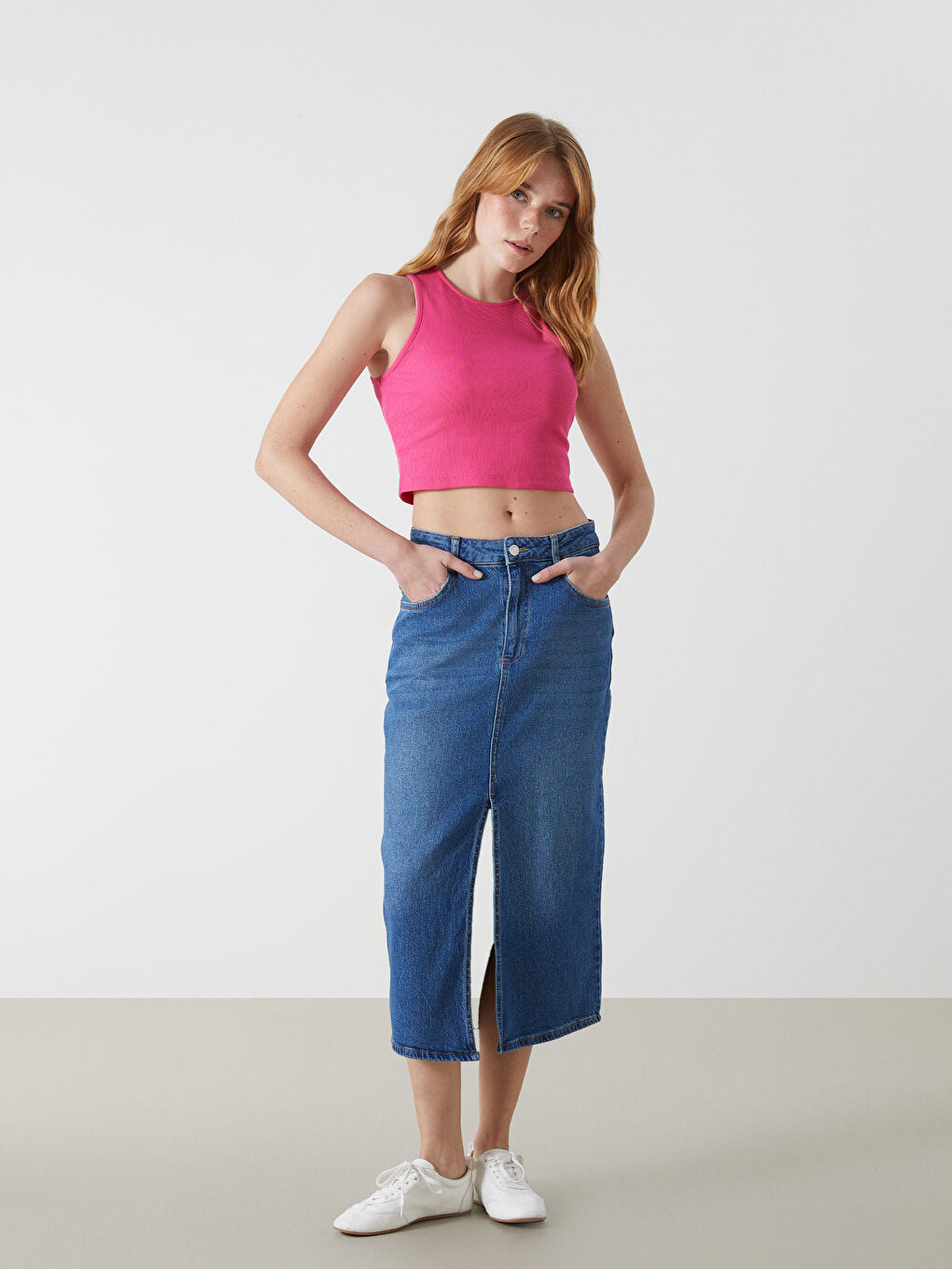 تانك توب للسيدات قصير بتصميم مضلع وياقة دائرية-1