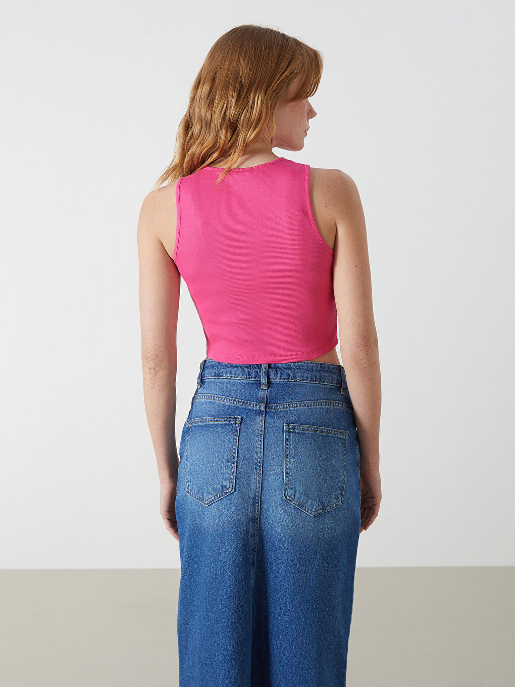 تانك توب للسيدات قصير بتصميم مضلع وياقة دائرية-3