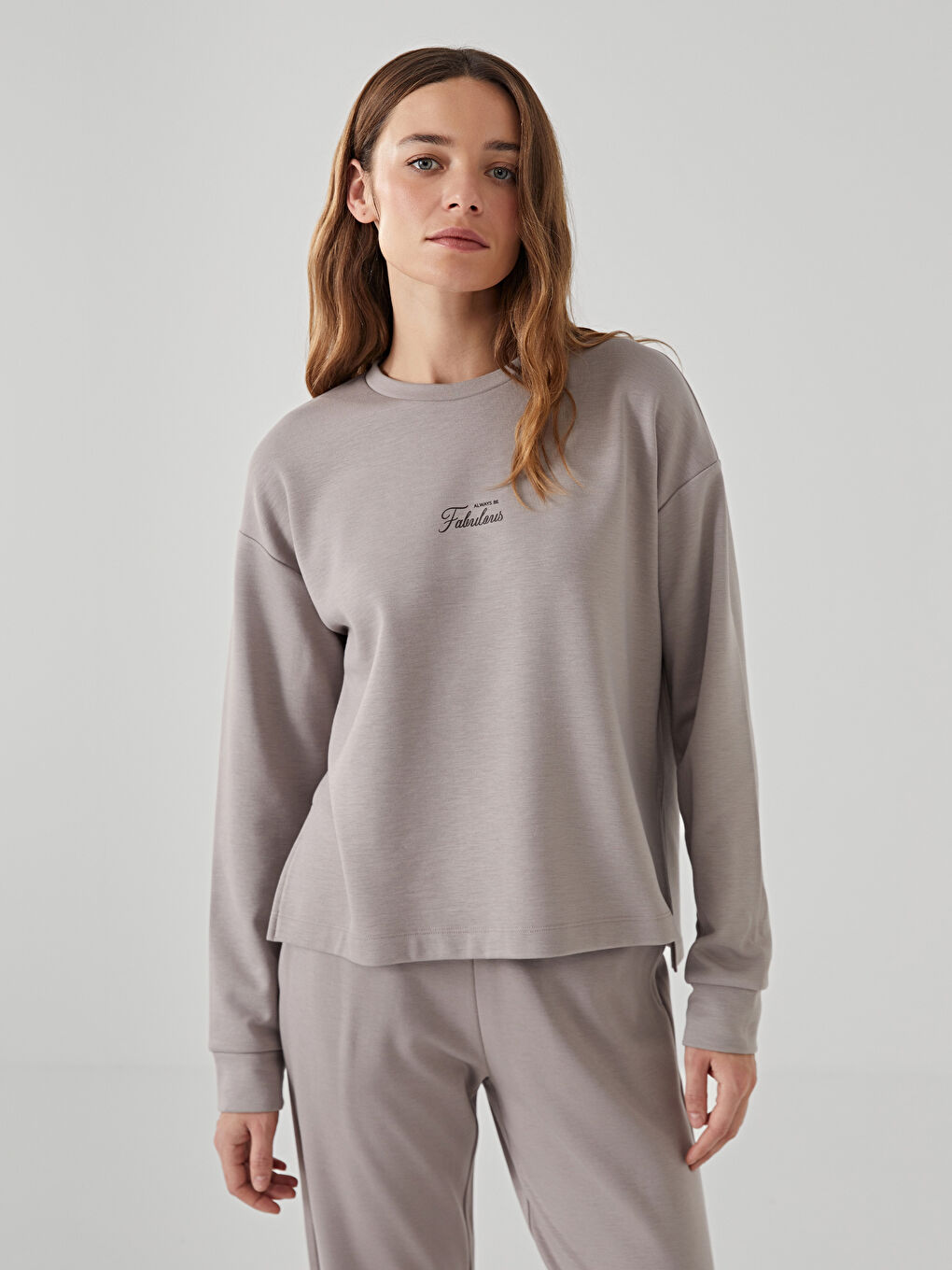 Kahverengi Bisiklet Yaka Nakışlı Oversize Kadın Sweatshirt