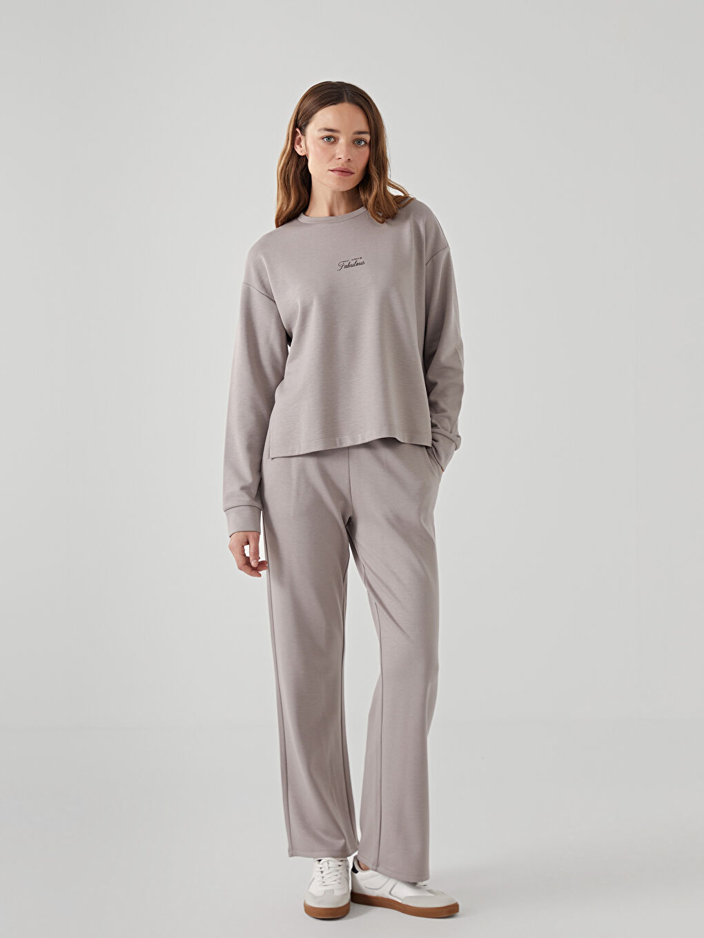 Kahverengi Bisiklet Yaka Nakışlı Oversize Kadın Sweatshirt-1