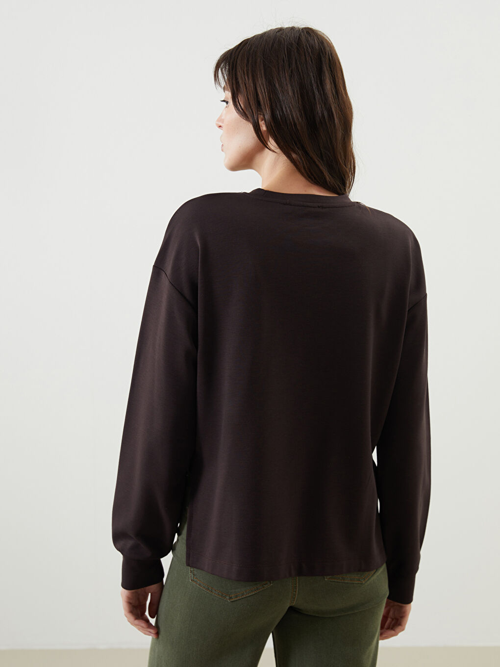 سويتشيرت نساء أوفرسايز كول مدور مْطَرّْز-3