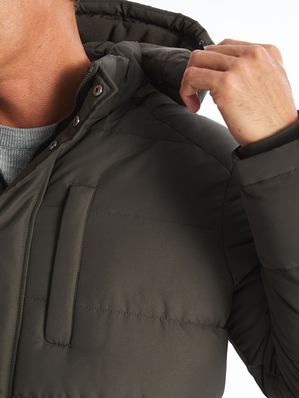 معطف للرجال بغطاء للرأس بقصة عادية-2