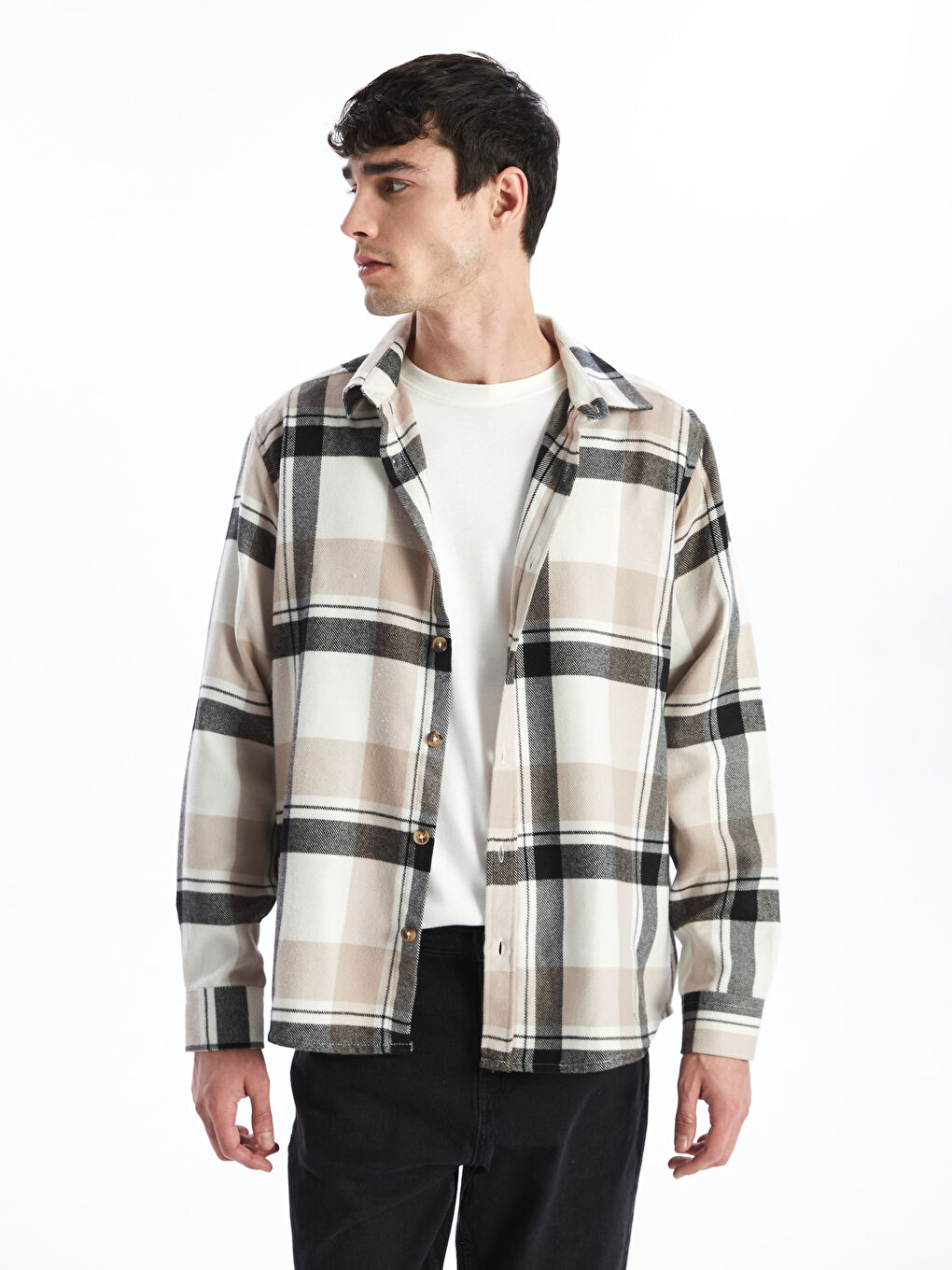 قميص رجالي بأكمام طويلة ونقشة مربعات بقماش الجبردين بقصة عادية