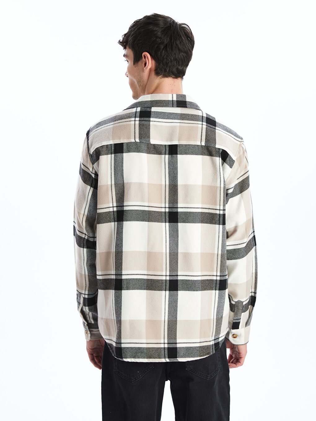 قميص رجالي بأكمام طويلة ونقشة مربعات بقماش الجبردين بقصة عادية-3