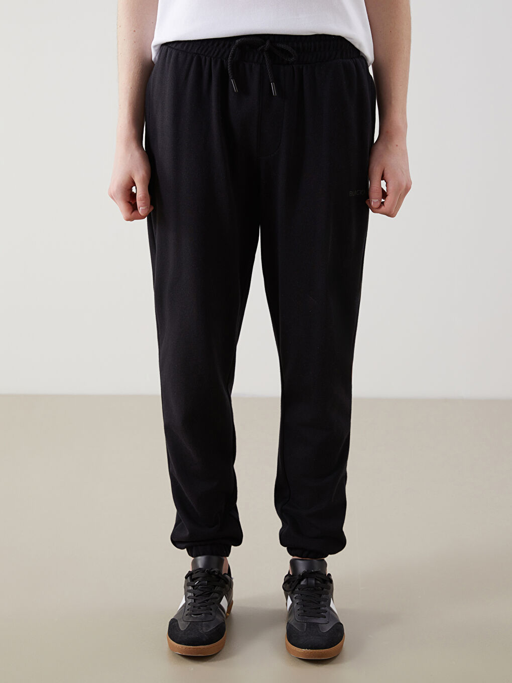 بنطلون رياضي للرجال بقصة عادية-1