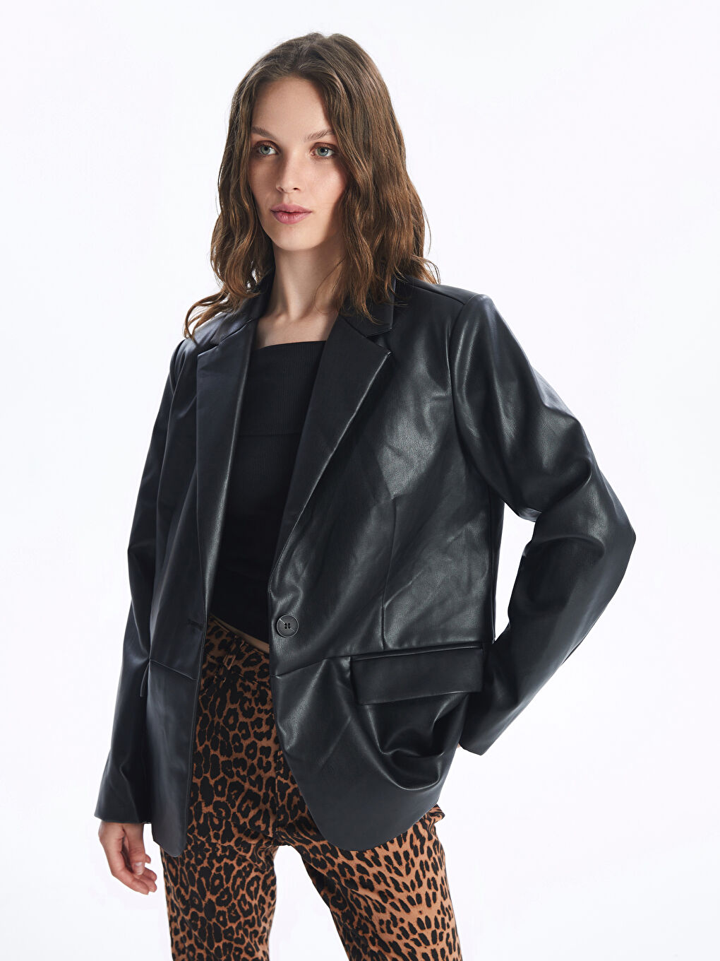 Siyah Düz Uzun Kollu Deri Görünümlü Kadın Blazer Ceket-3