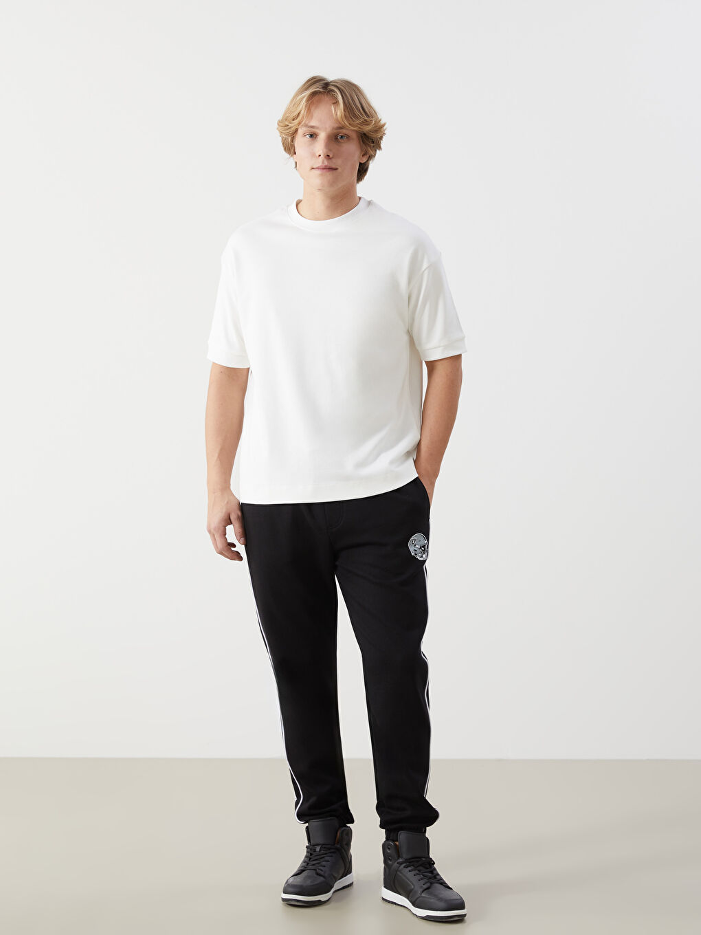 T-shirt à Manches Courtes pour Hommes avec Col Rond-1