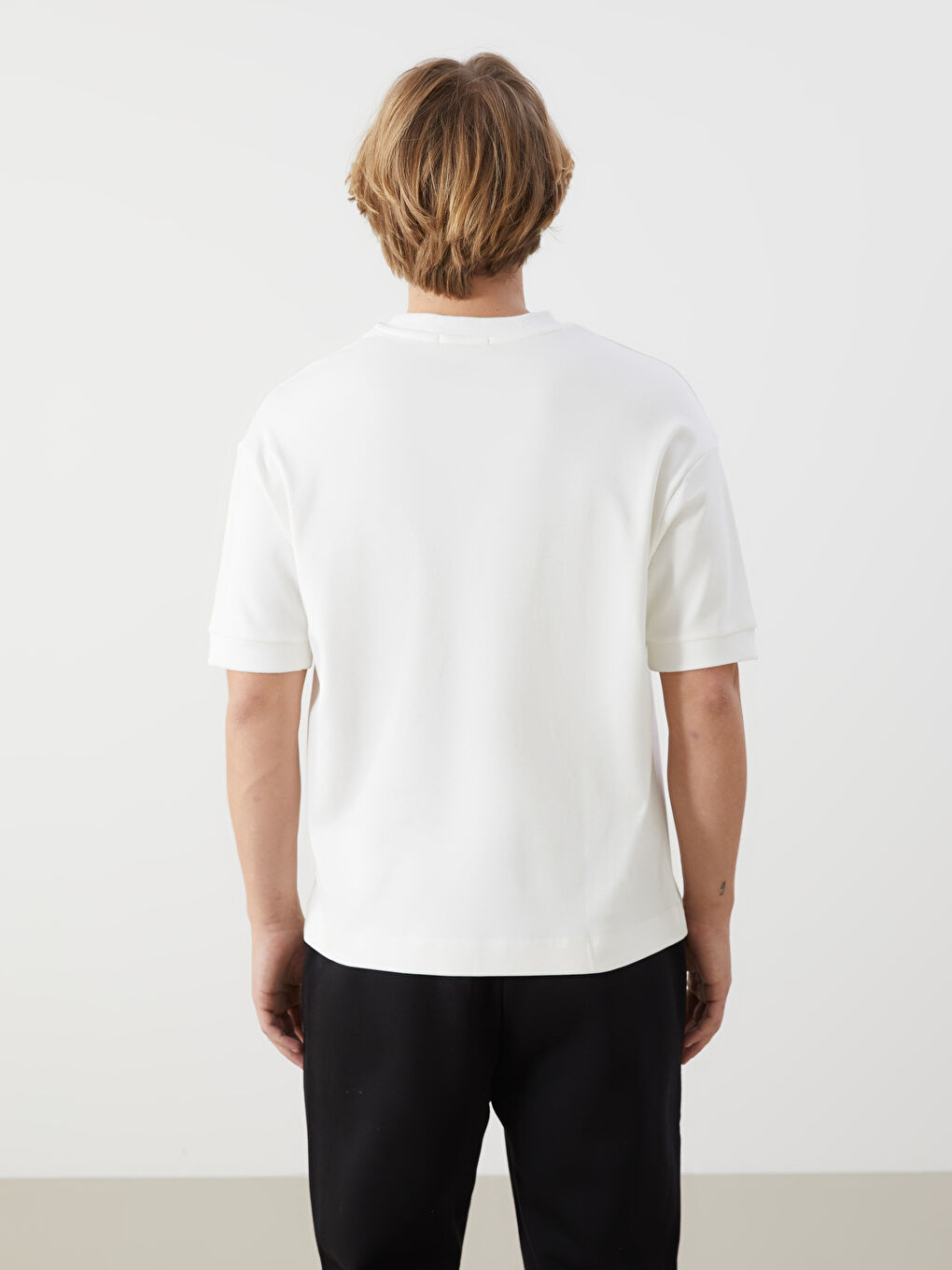 T-shirt à Manches Courtes pour Hommes avec Col Rond-3