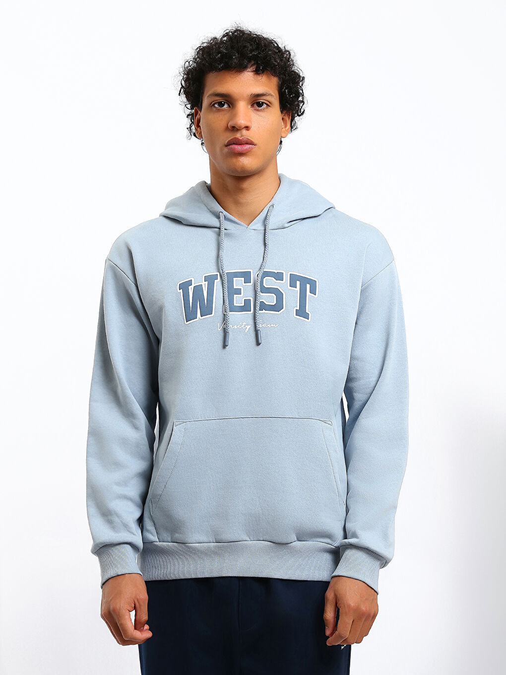 سويت شيرت مطبوع كم طويل بكابوش للرجال