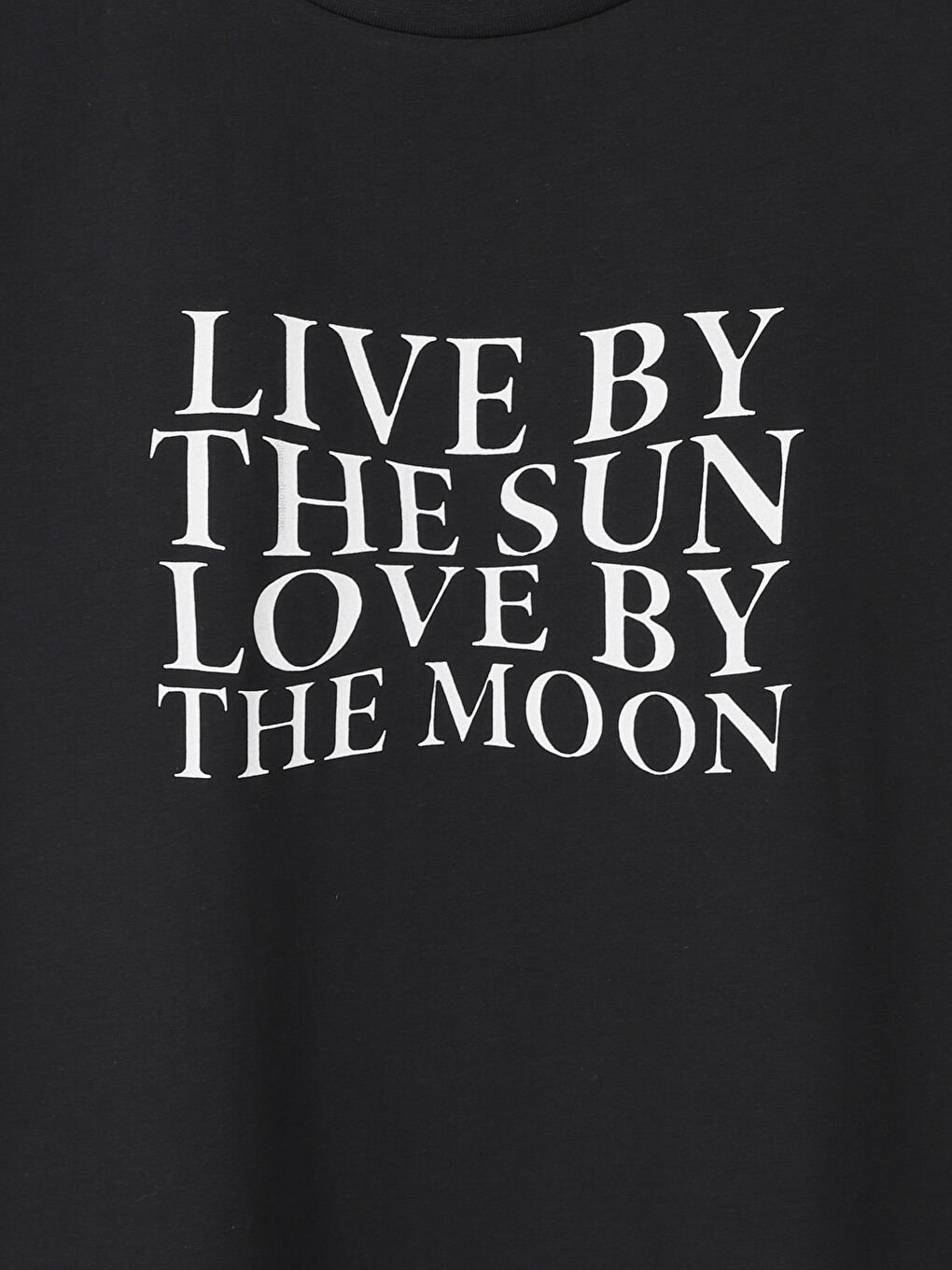 تيشيرت نسائي بأكمام قصيرة وياقة دائرية مطبوع-1