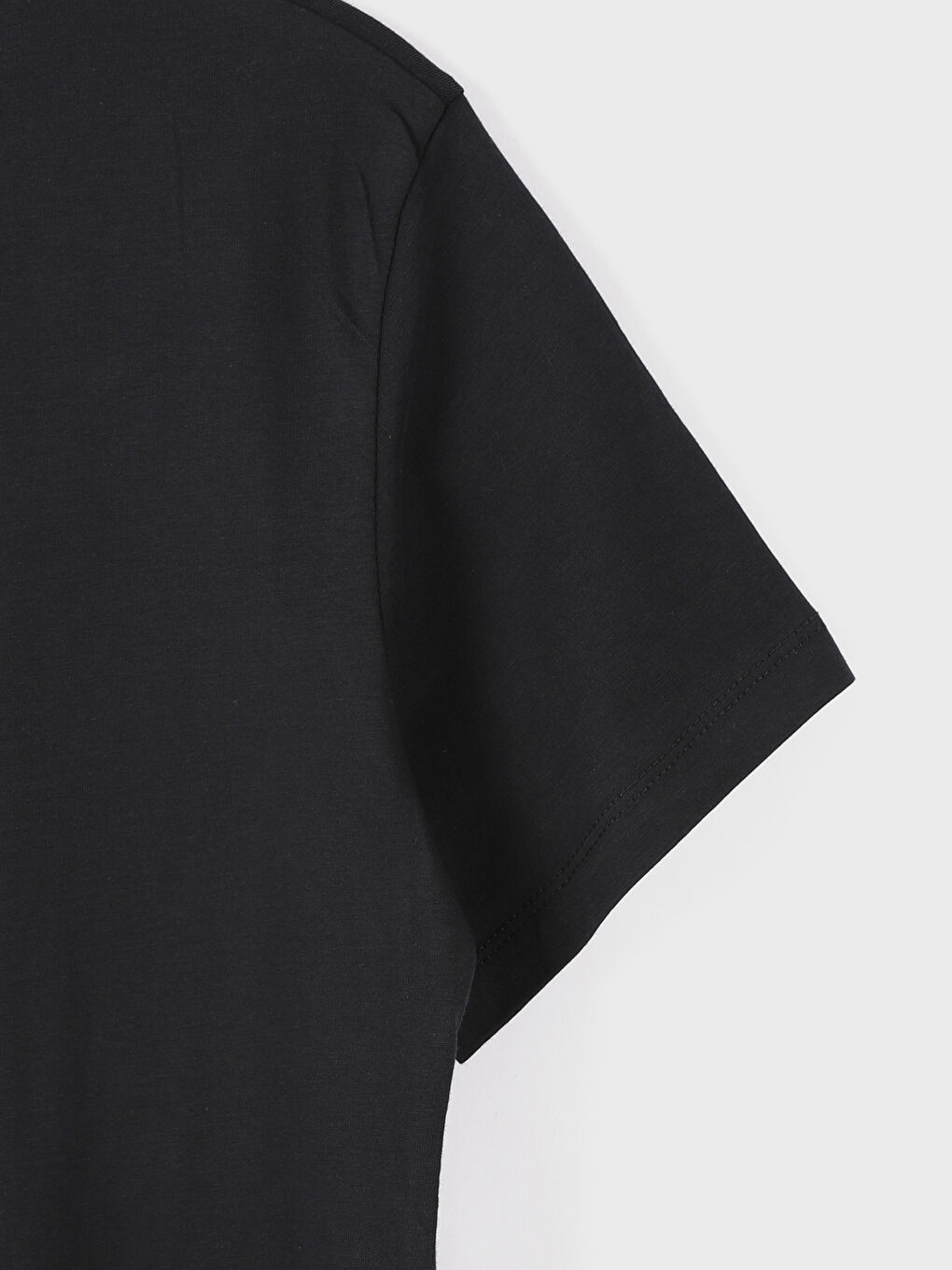 تيشيرت نسائي بأكمام قصيرة وياقة دائرية مطبوع-2