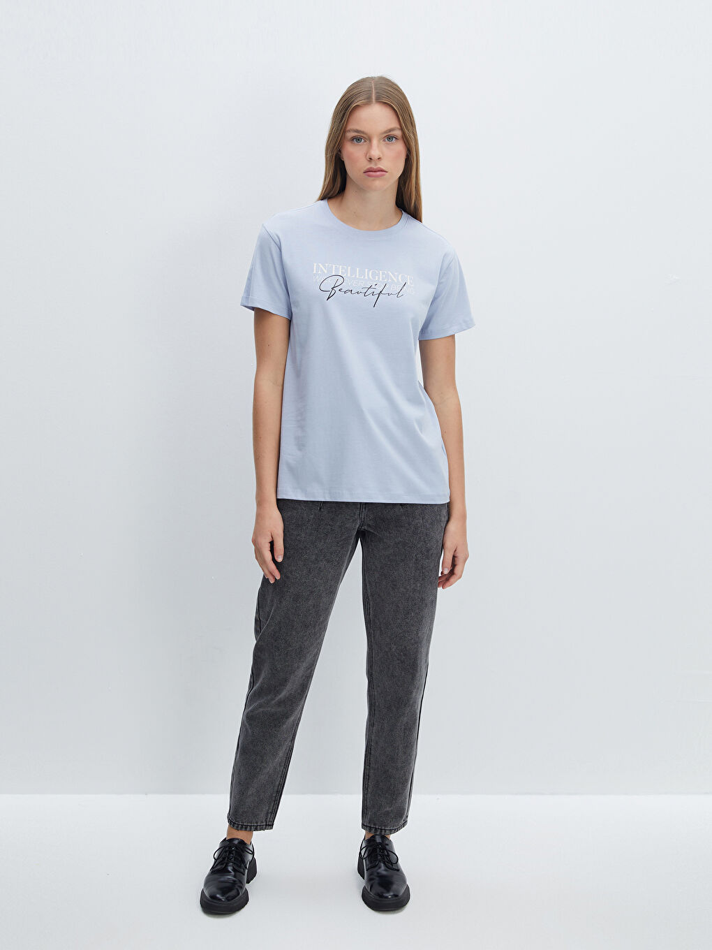 تيشيرت نسائي بأكمام قصيرة وياقة دائرية مطبوع-1