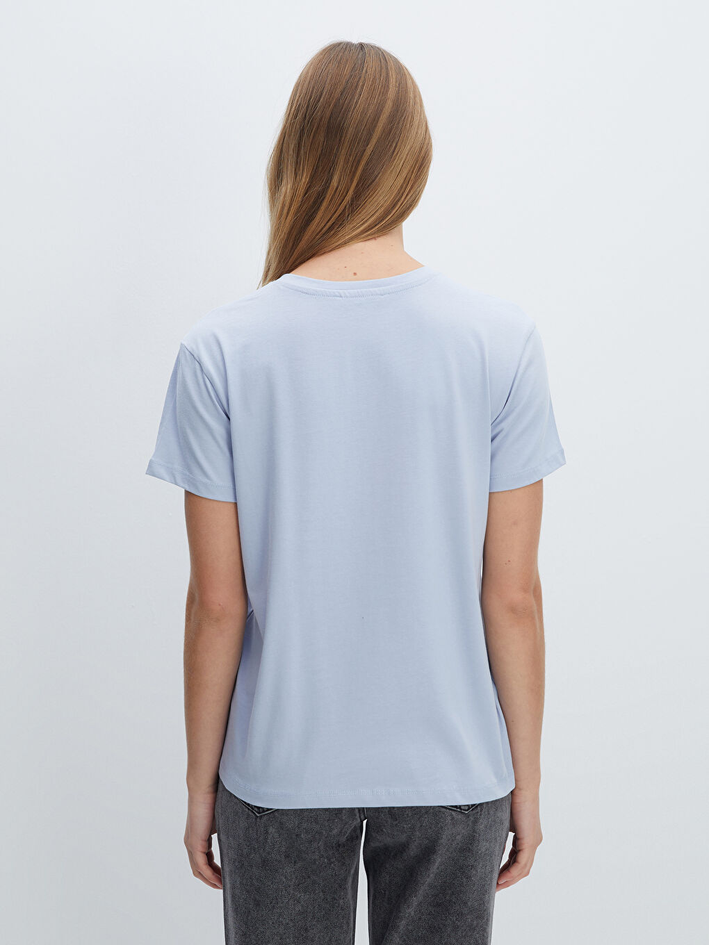 تيشيرت نسائي بأكمام قصيرة وياقة دائرية مطبوع-3