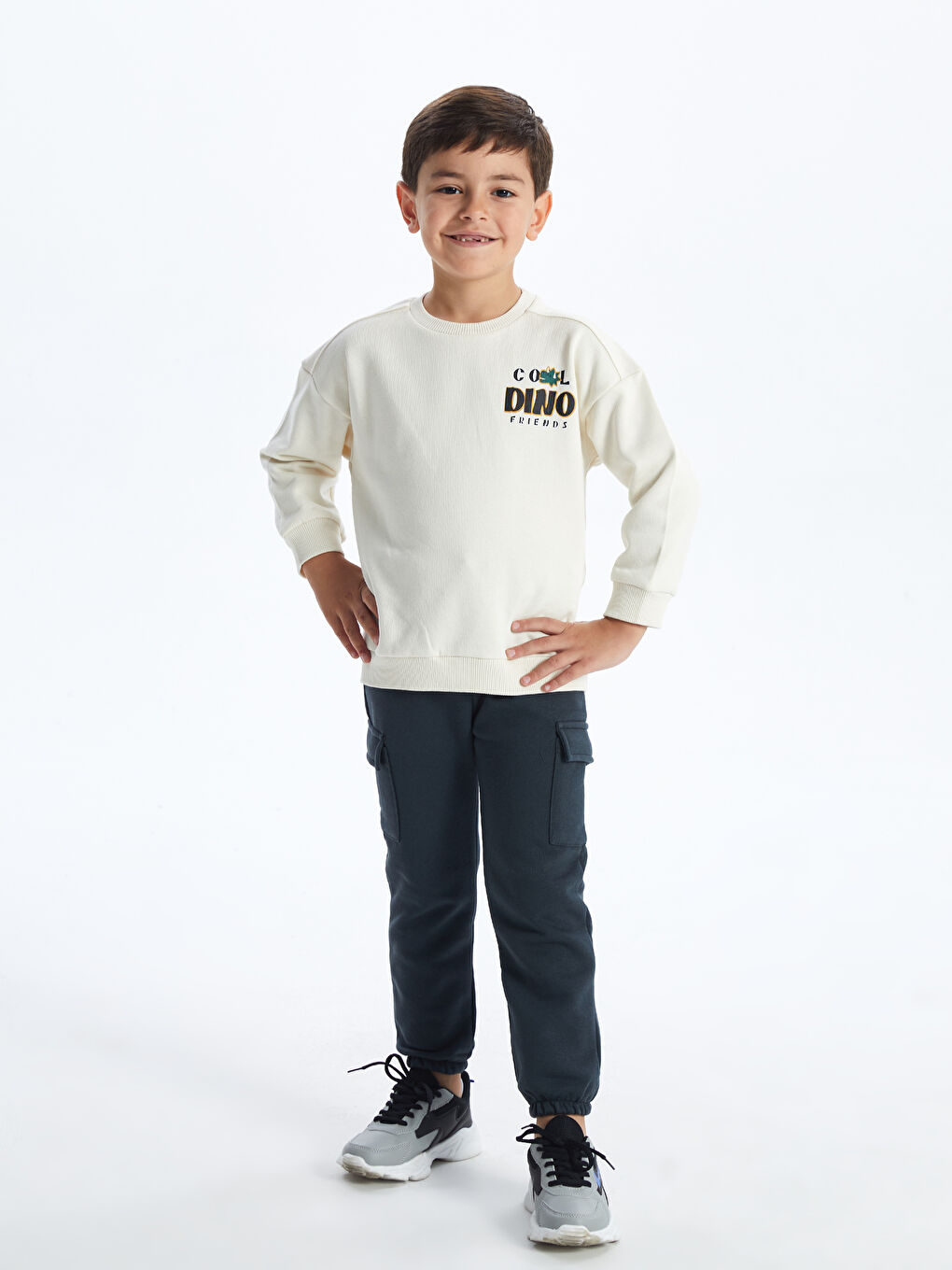 LCW Kids Bej Bisiklet Yaka Kalın Baskılı Erkek Çocuk Sweatshirt