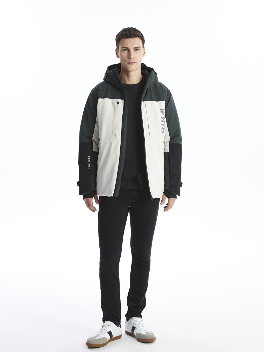 Siyah Standart Kalıp Kapüşonlu Erkek Kayak Montu-1