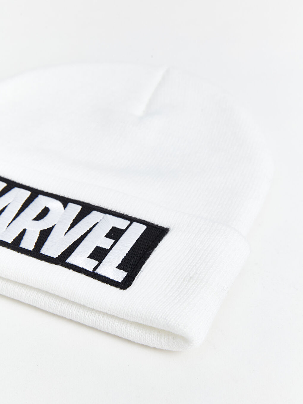 LCW ACCESSORIES Optik Beyaz Marvel Nakışlı Erkek Bere - 3