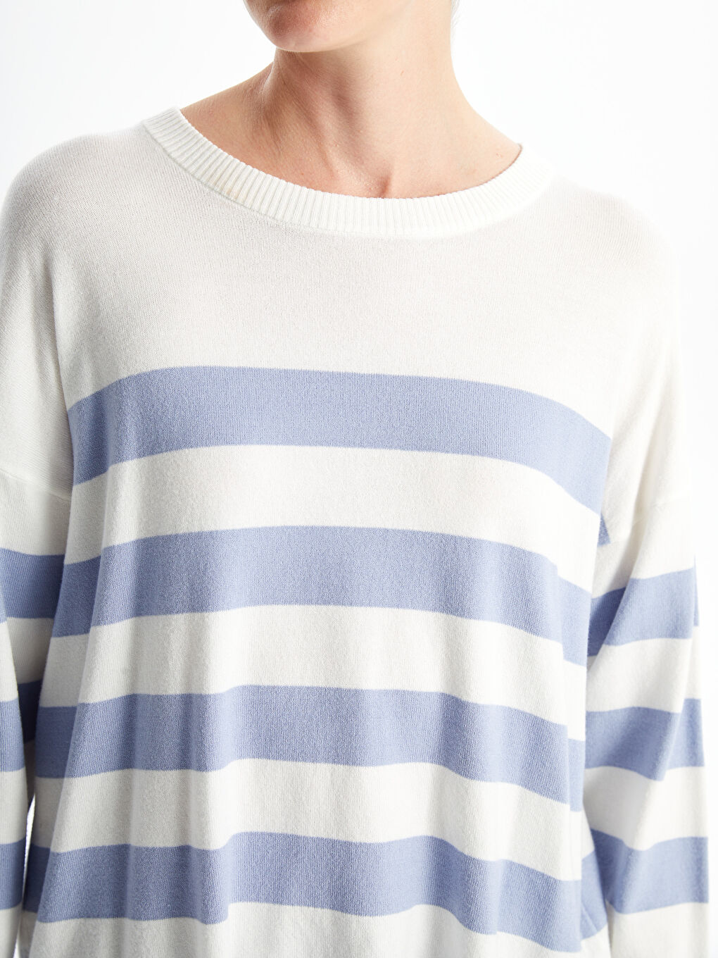 LCWAIKIKI Classic Crew Neck Striped Oversize Women's Knitwear Sweater -W4DG75Z8-GCK