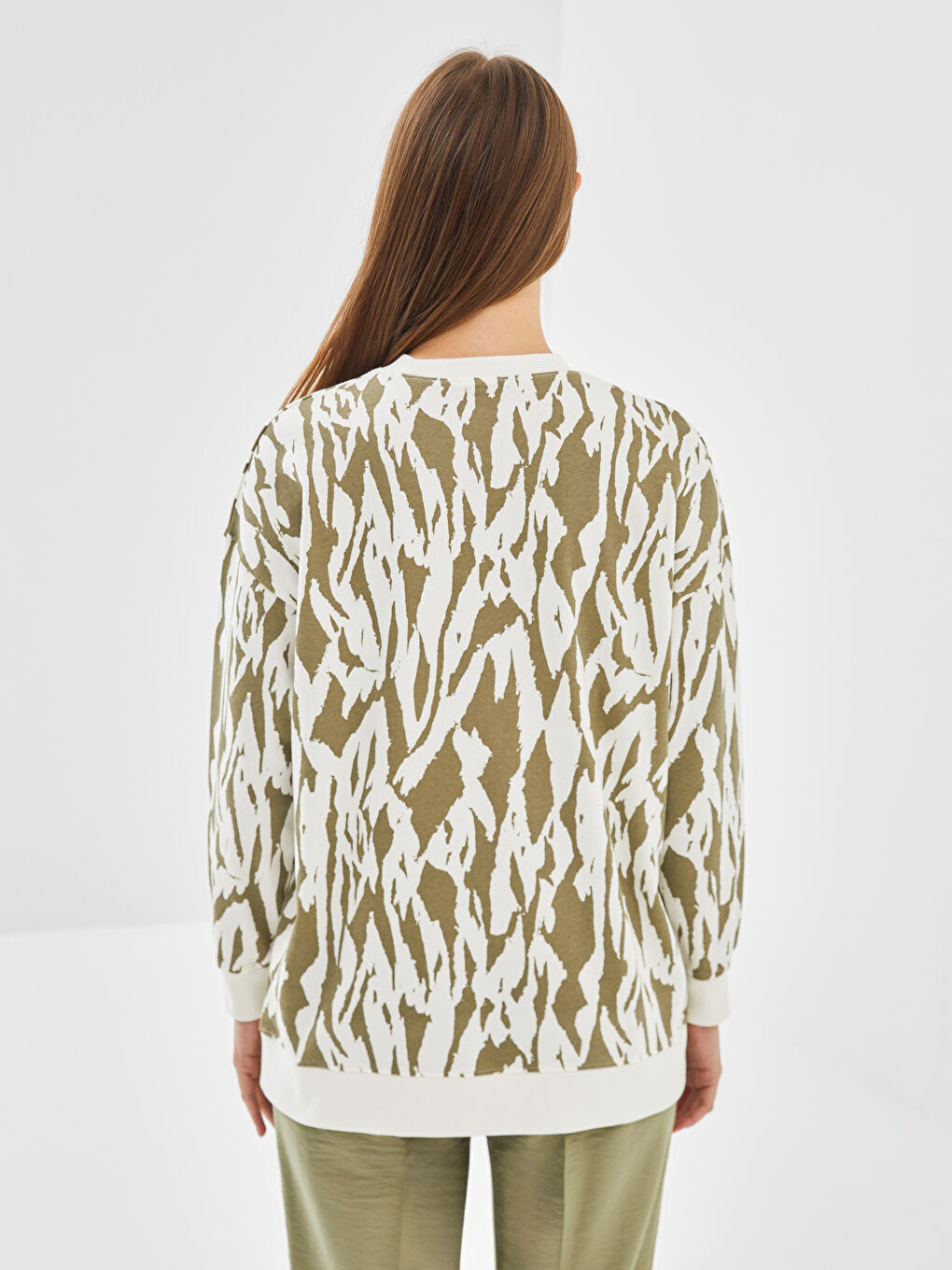 LCW Modest Bisiklet Yaka Desenli Kadın Sweatshirt Tunik -W4DG81Z8-LS6