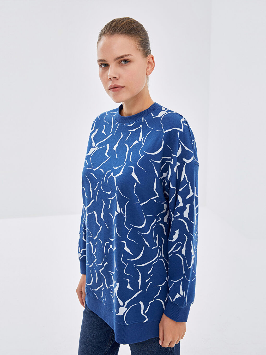 LCW Modest Bisiklet Yaka Desenli Kadın Sweatshirt Tunik -W4DG81Z8-LSJ