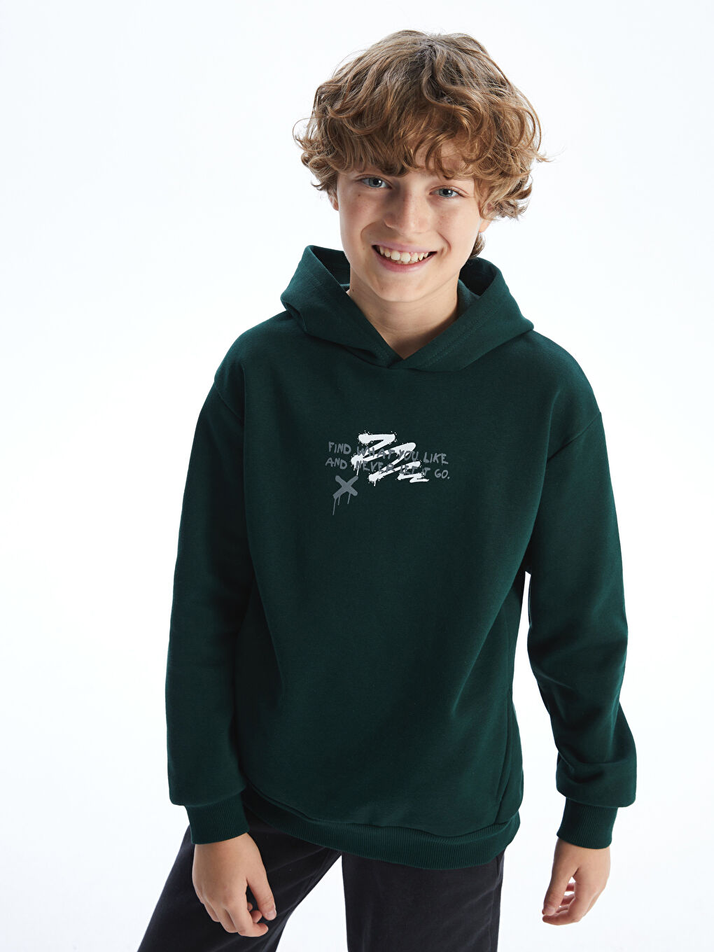 LCW Kids Yeşil Kapüşonlu Baskılı Kalın Erkek Çocuk Sweatshirt