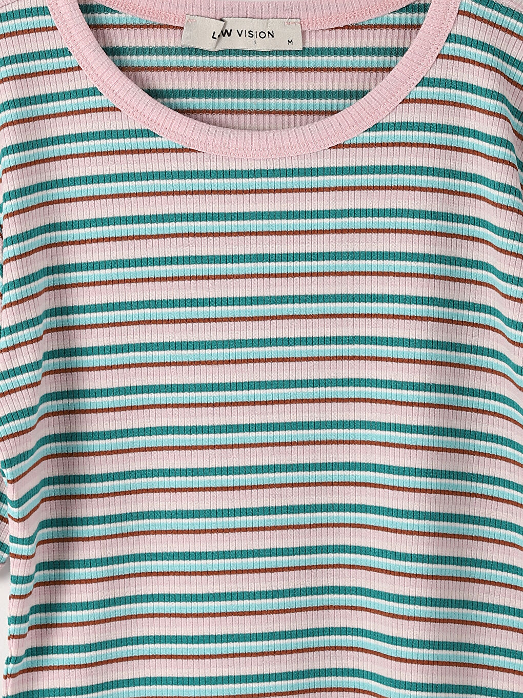 تيشيرت نسائي واسع الحجم مُخَطَّط برقبة دائرية-3