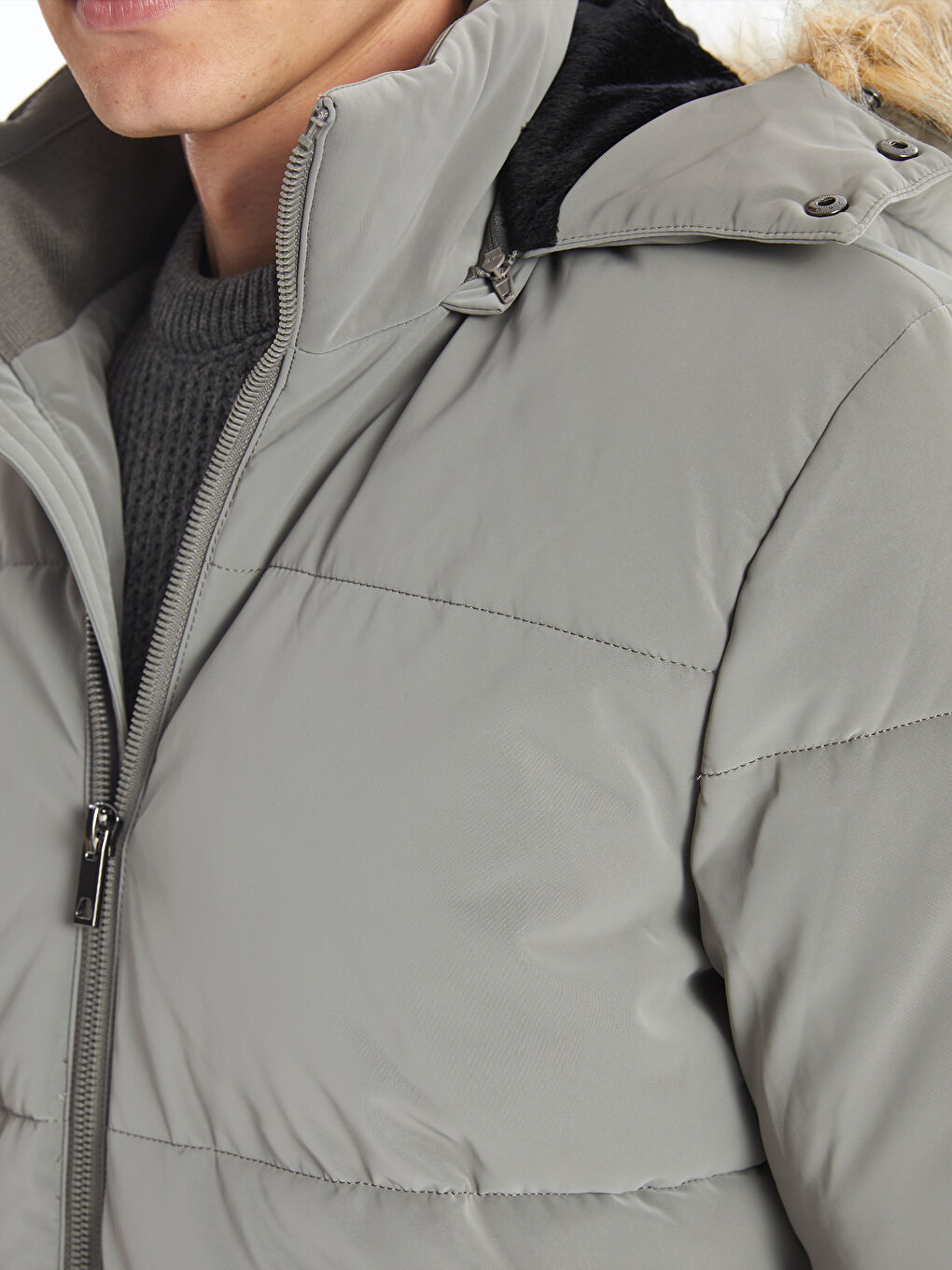 Standard Fit Hooded Men's Puffer Coat-2