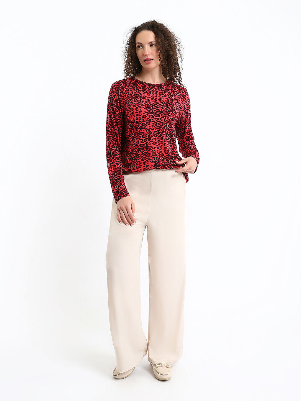 Bluza ženska sa okruglim izrezom i uzorkom-1