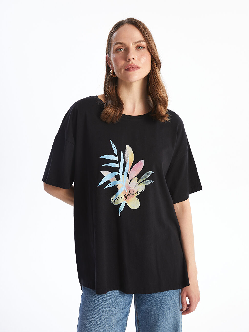 تيشيرت نسائي بأكمام قصيرة وياقة دائرية مطبوع