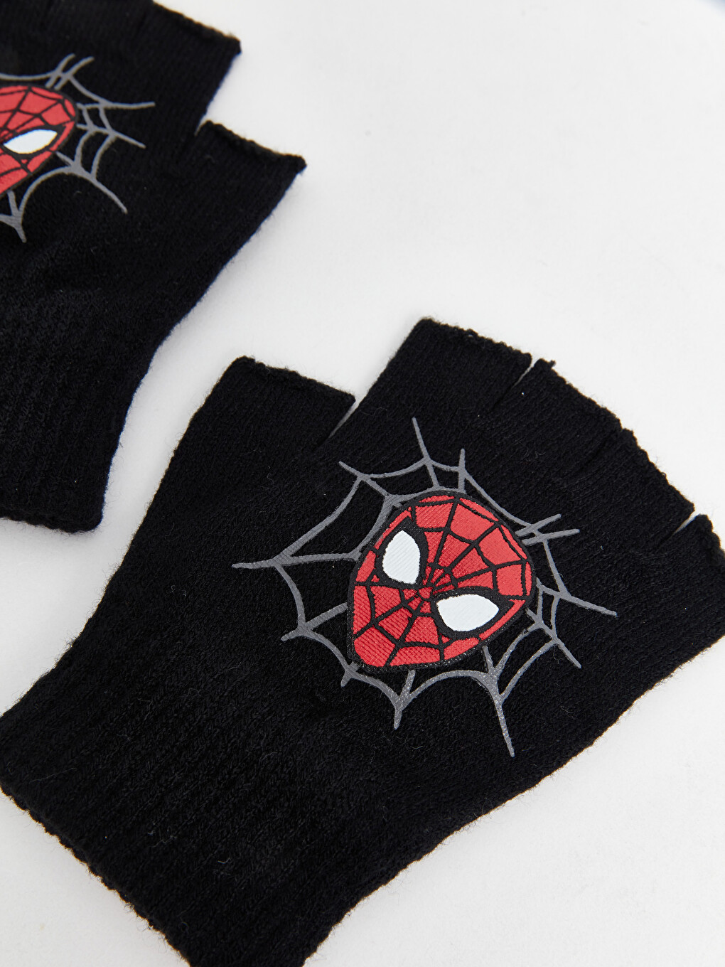 Spiderman Embroidered Boys' Gloves-1