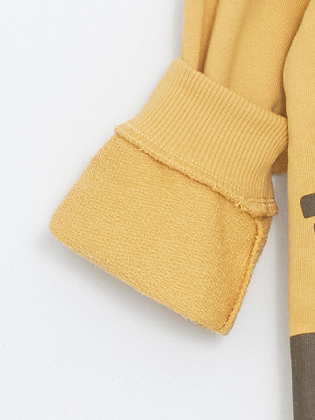 سويتشيرت مطبوع ديال درّي صغير بكم طويل بكول مدور جوج ديال الباكات-5