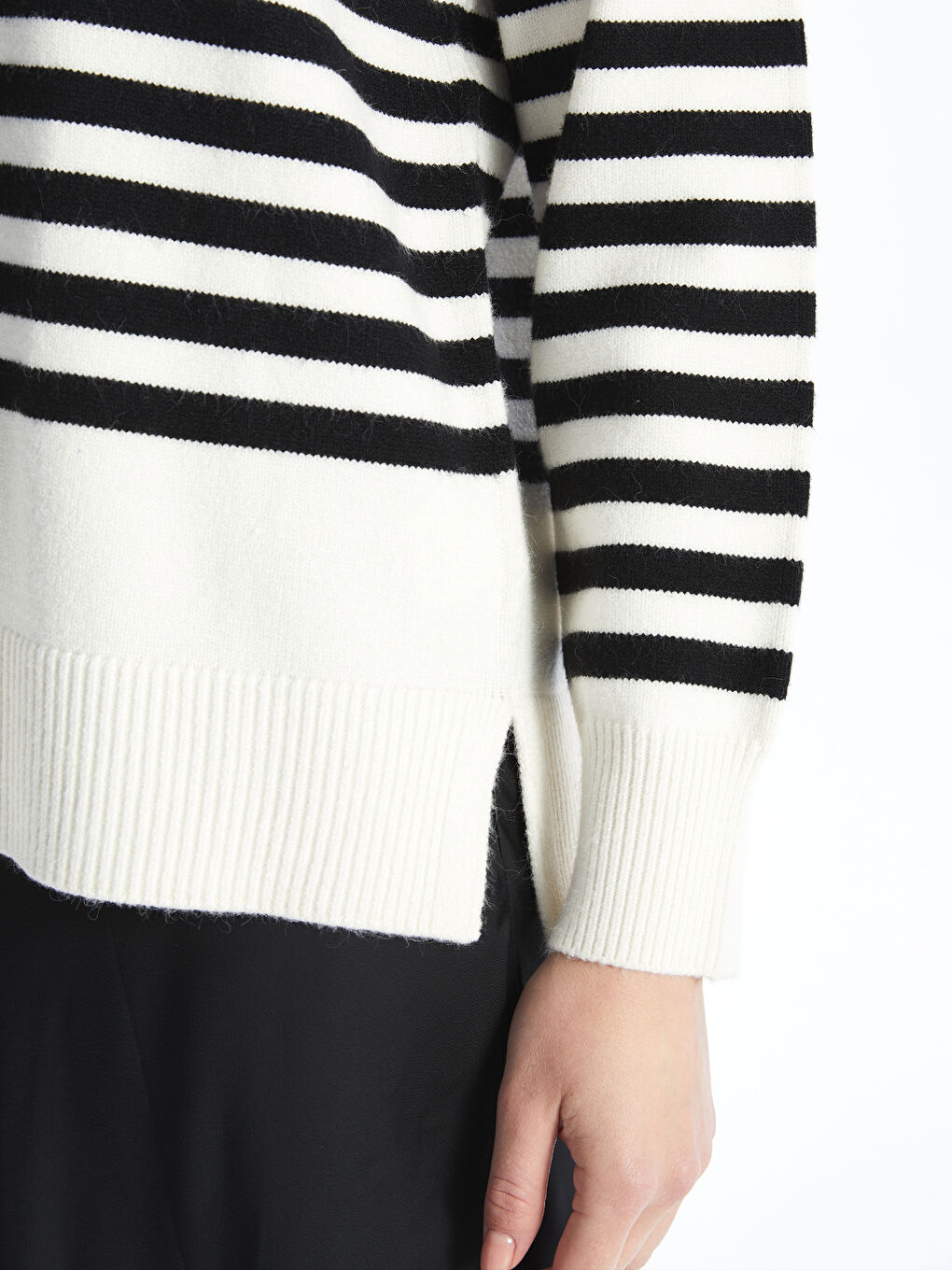 LCWAIKIKI Classic Halbrollkragen Gestreifter Damen Strickpullover -W4DO38Z8-FDV