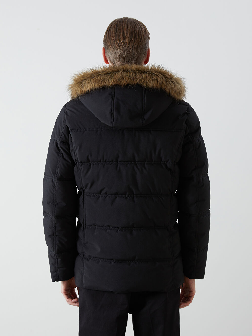 Пуховик стандартного кроя с капюшоном для мужчин-4
