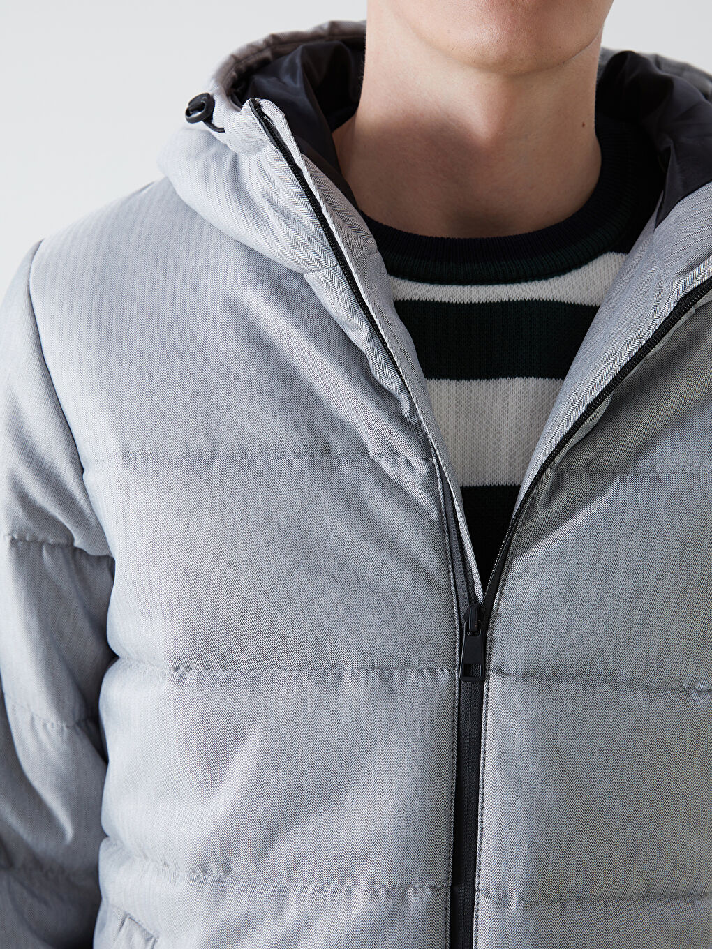 Gri Standart Kalıp Kapüşonlu Erkek Şişme Mont-2