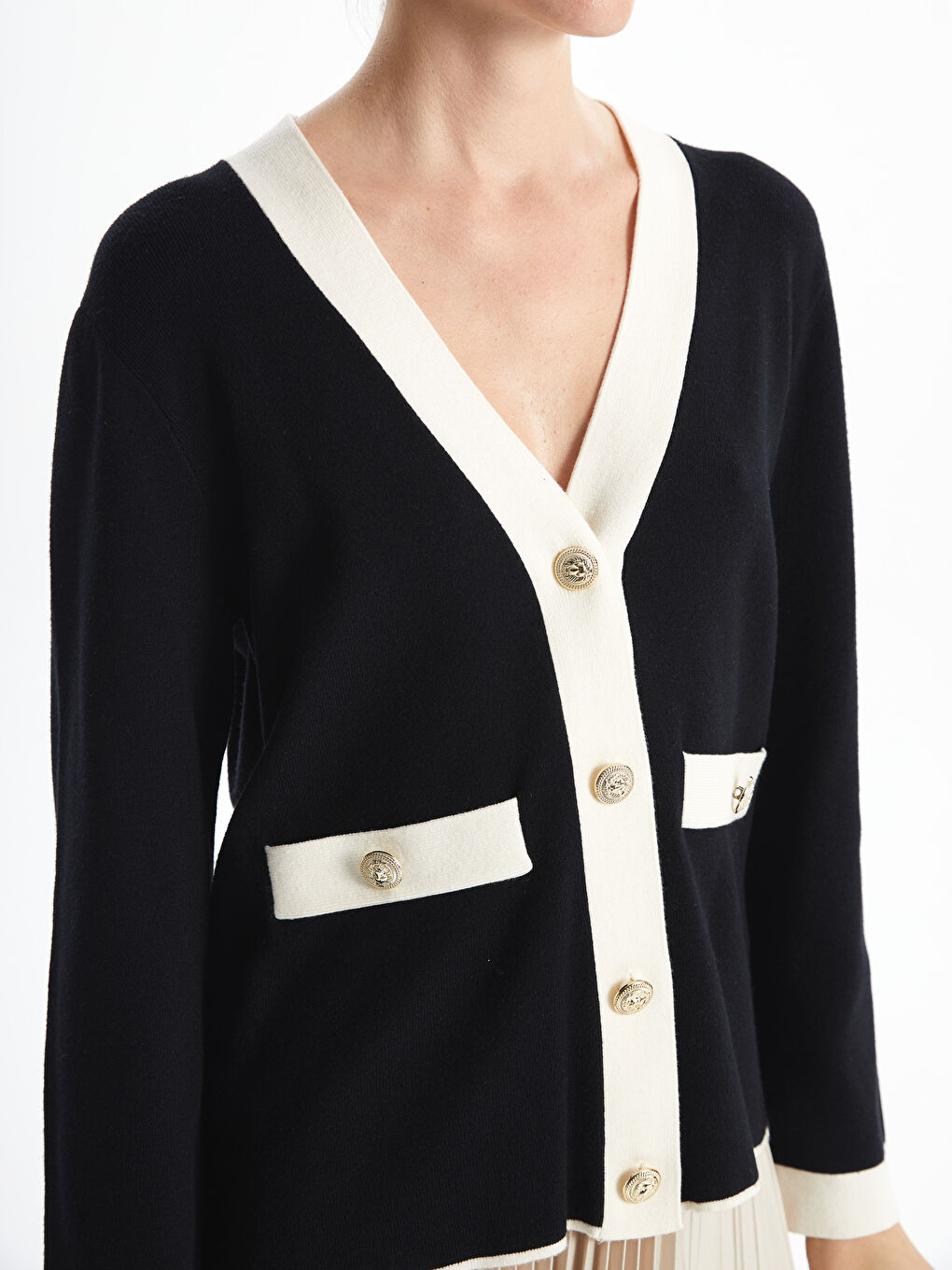 V-ს ფორმის დეკოლტე ქალებისთვის ტრიკოტაჟის კარდიგანი-2