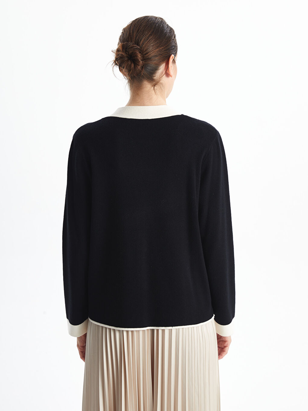 V-ს ფორმის დეკოლტე ქალებისთვის ტრიკოტაჟის კარდიგანი-3