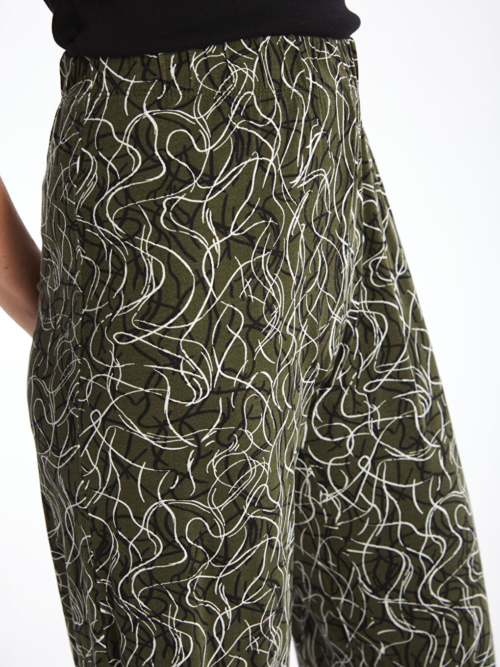 Patterned Women's Capri with Elastic Waist -W4ED47Z8-LS6