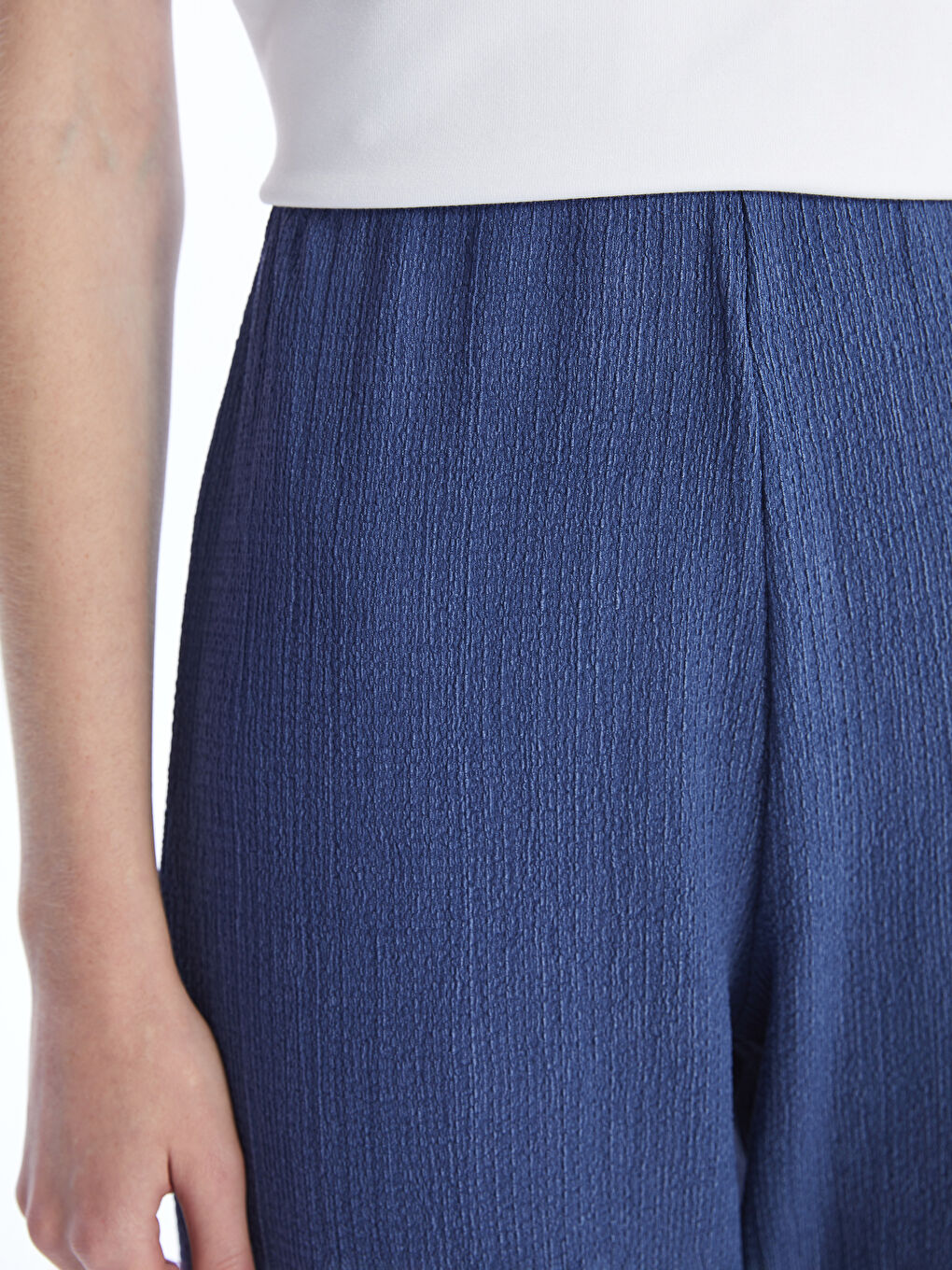 Standard Fit Textured Women's Trousers-2