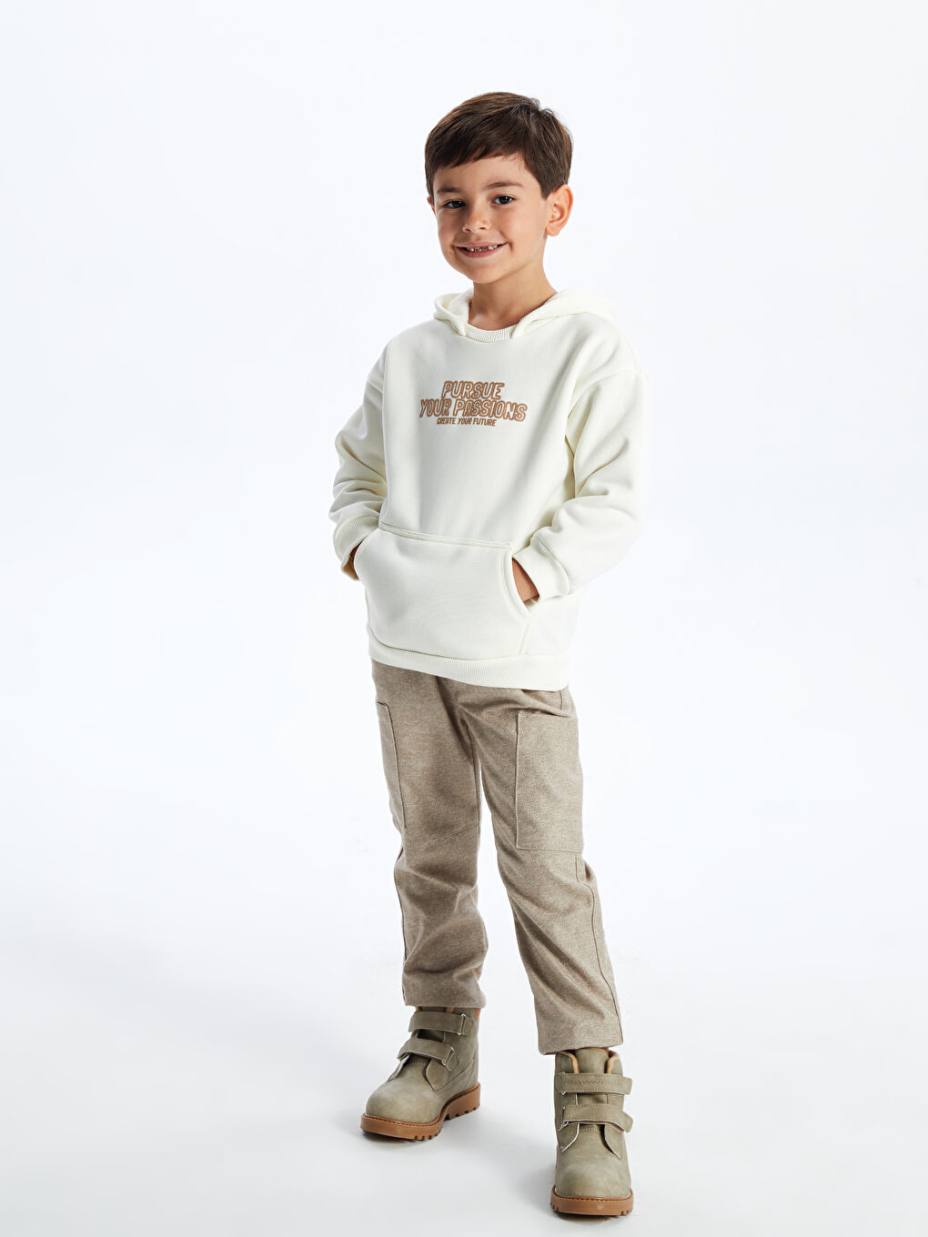 LCW Kids Bej Kapüşonlu Baskılı Erkek Çocuk Sweatshirt - 1