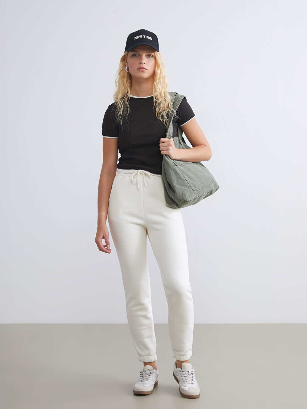 بنطلون رياضي تخين بخصر مرن للسيدات