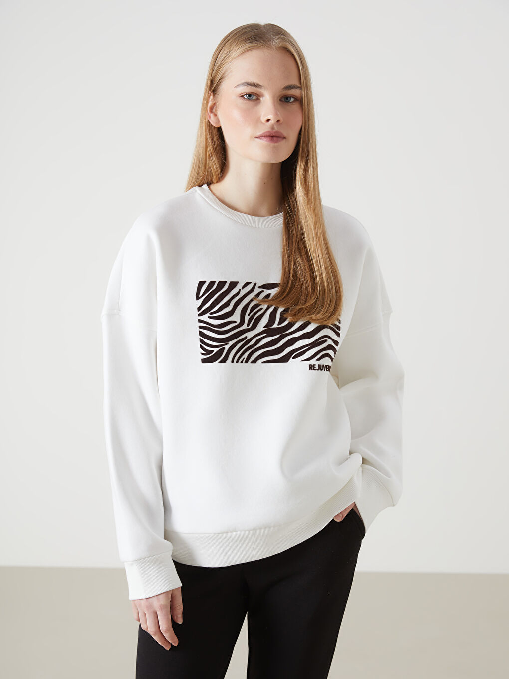 Ekru Bisiklet Yaka Baskılı Oversize Kadın Kalın Sweatshirt