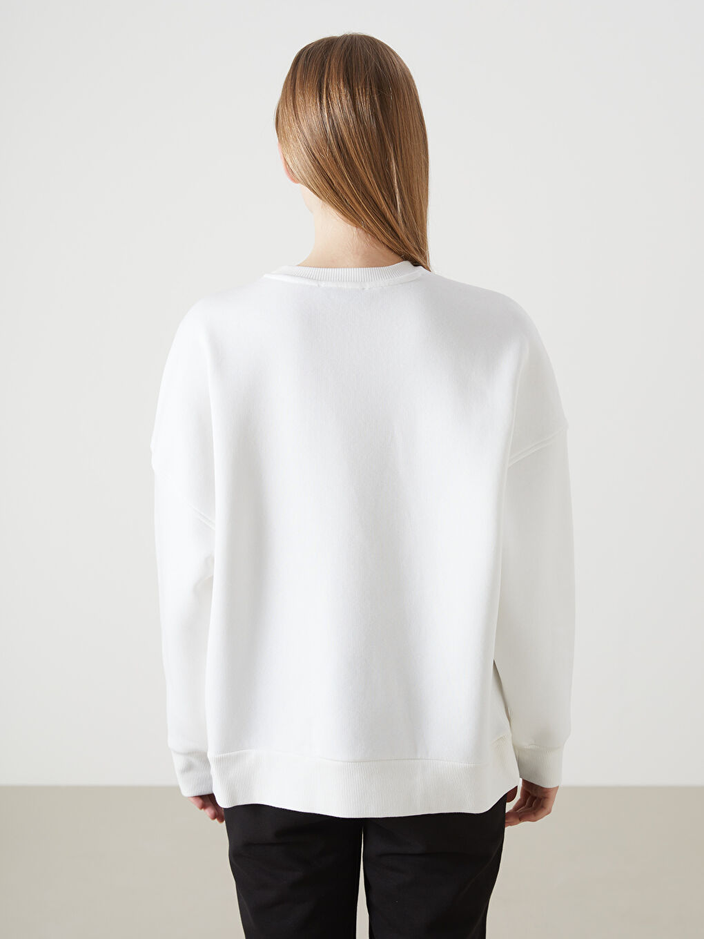 Ekru Bisiklet Yaka Baskılı Oversize Kadın Kalın Sweatshirt-3