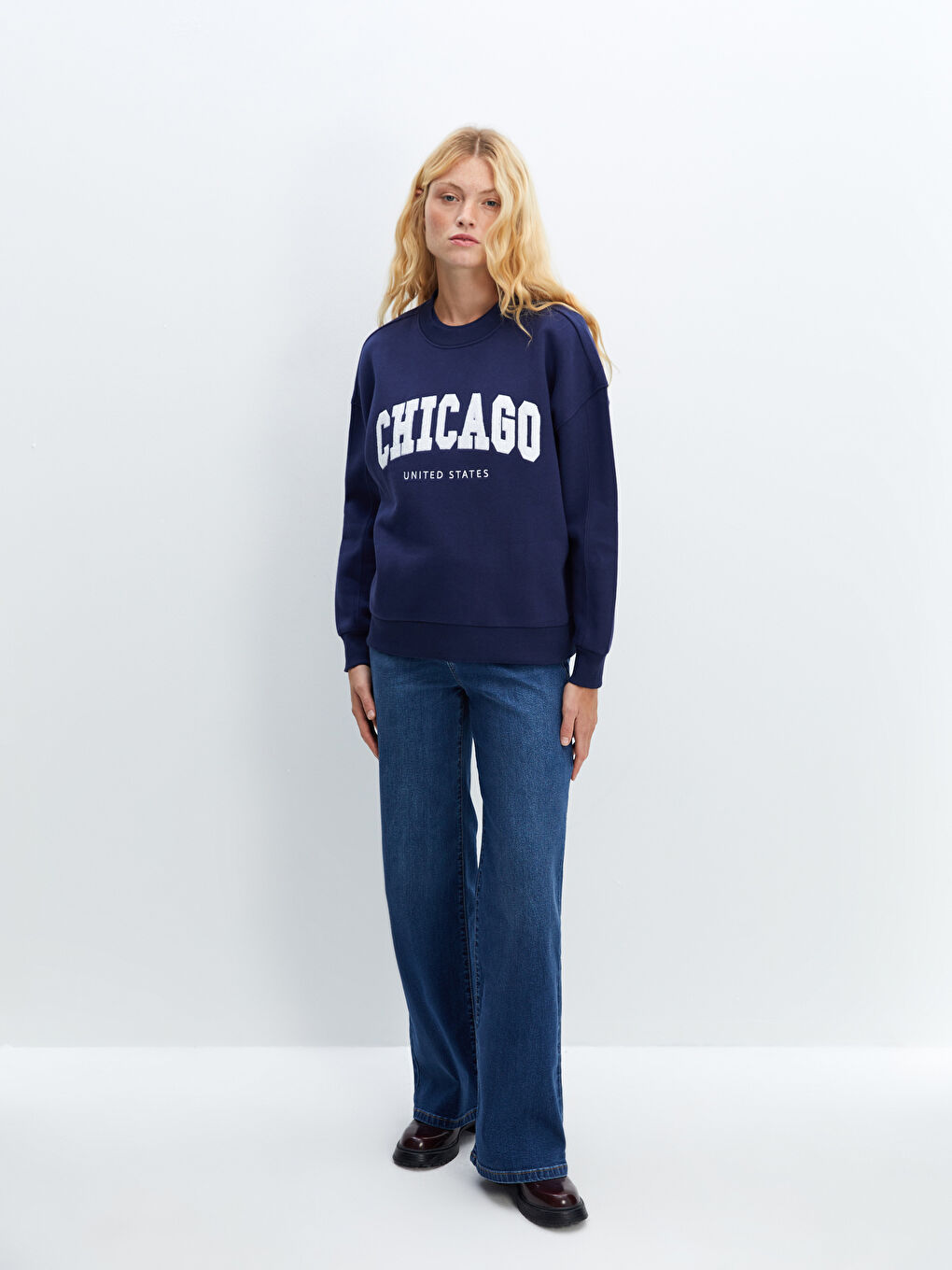 LCW Vision Lacivert Bisiklet Yaka Baskılı Oversize Kadın Kalın Sweatshirt - 1