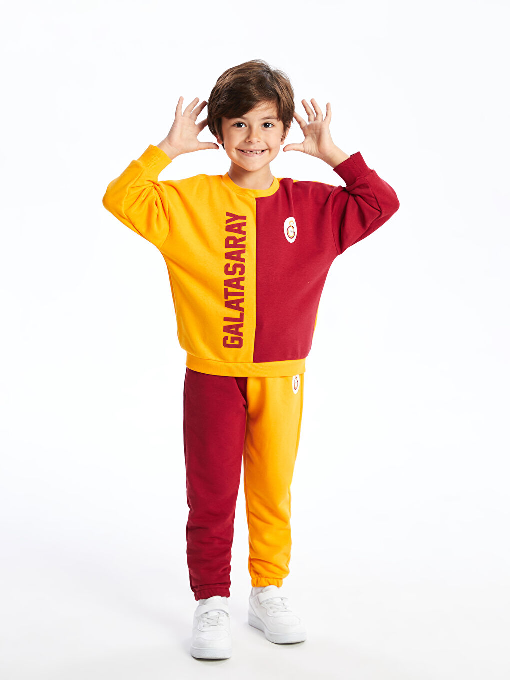 LCW Kids Sarı Bisiklet Yaka Galatasaray Baskılı Erkek Çocuk Sweatshirt ve Eşofman Alt 2'li Takım