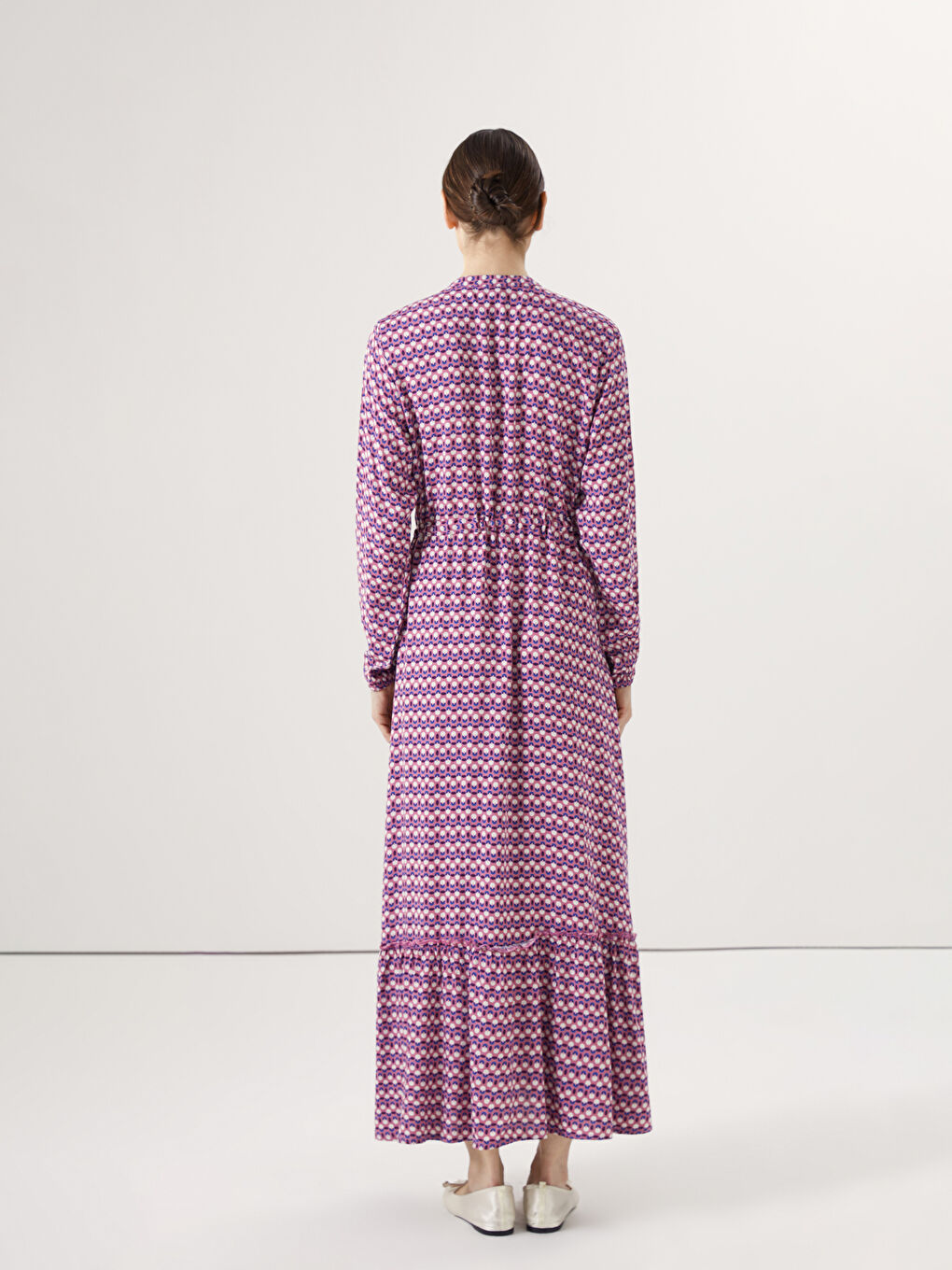 Жіноча візерунчаста сукня з коміром-стійкою-3