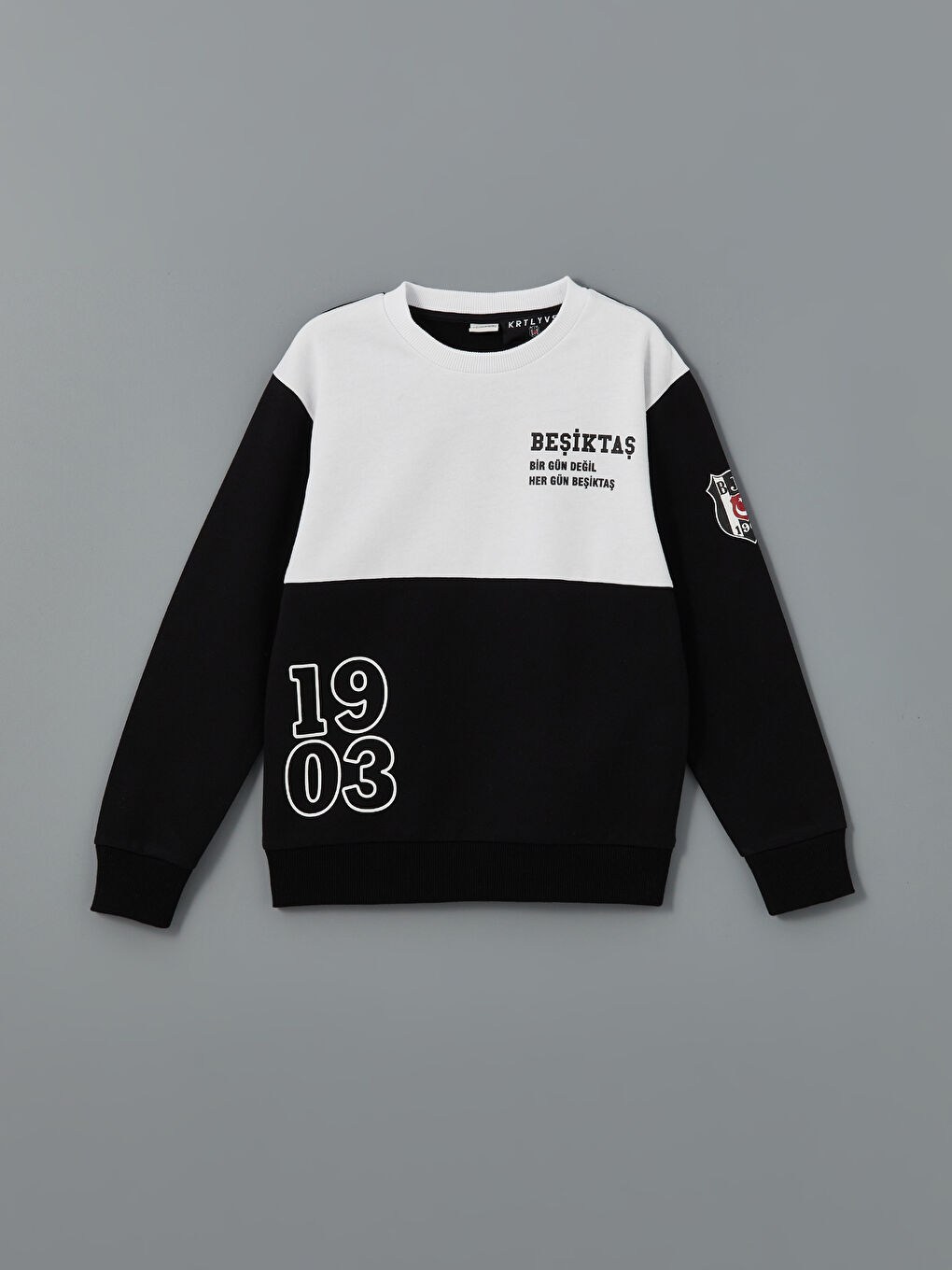 LCW Kids Yeni Siyah Bisiklet Yaka Beşiktaş Baskılı Erkek Çocuk Sweatshirt