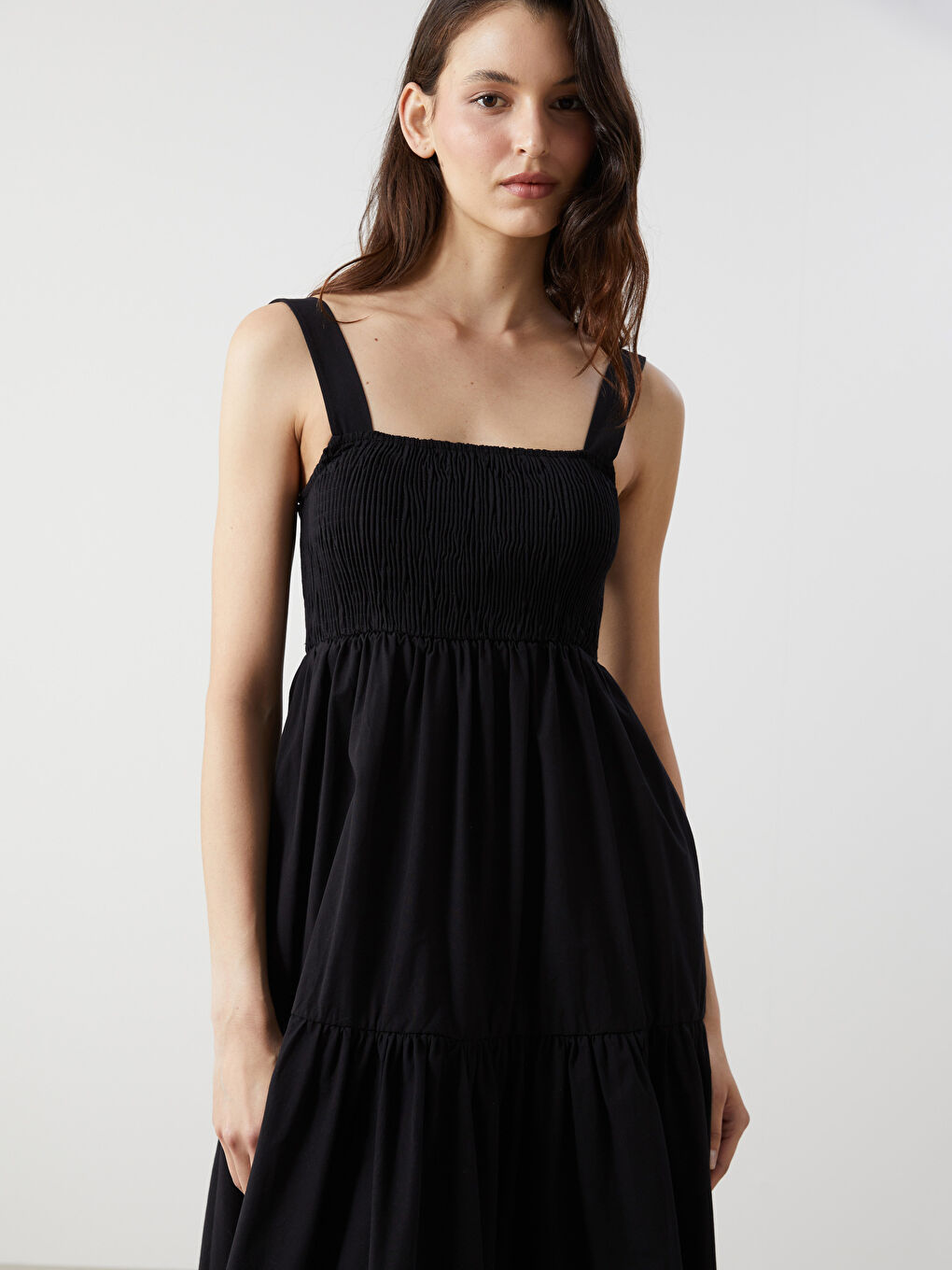 Robe Longue Unie à Fines Bretelles pour Femmes à Col Carré-1